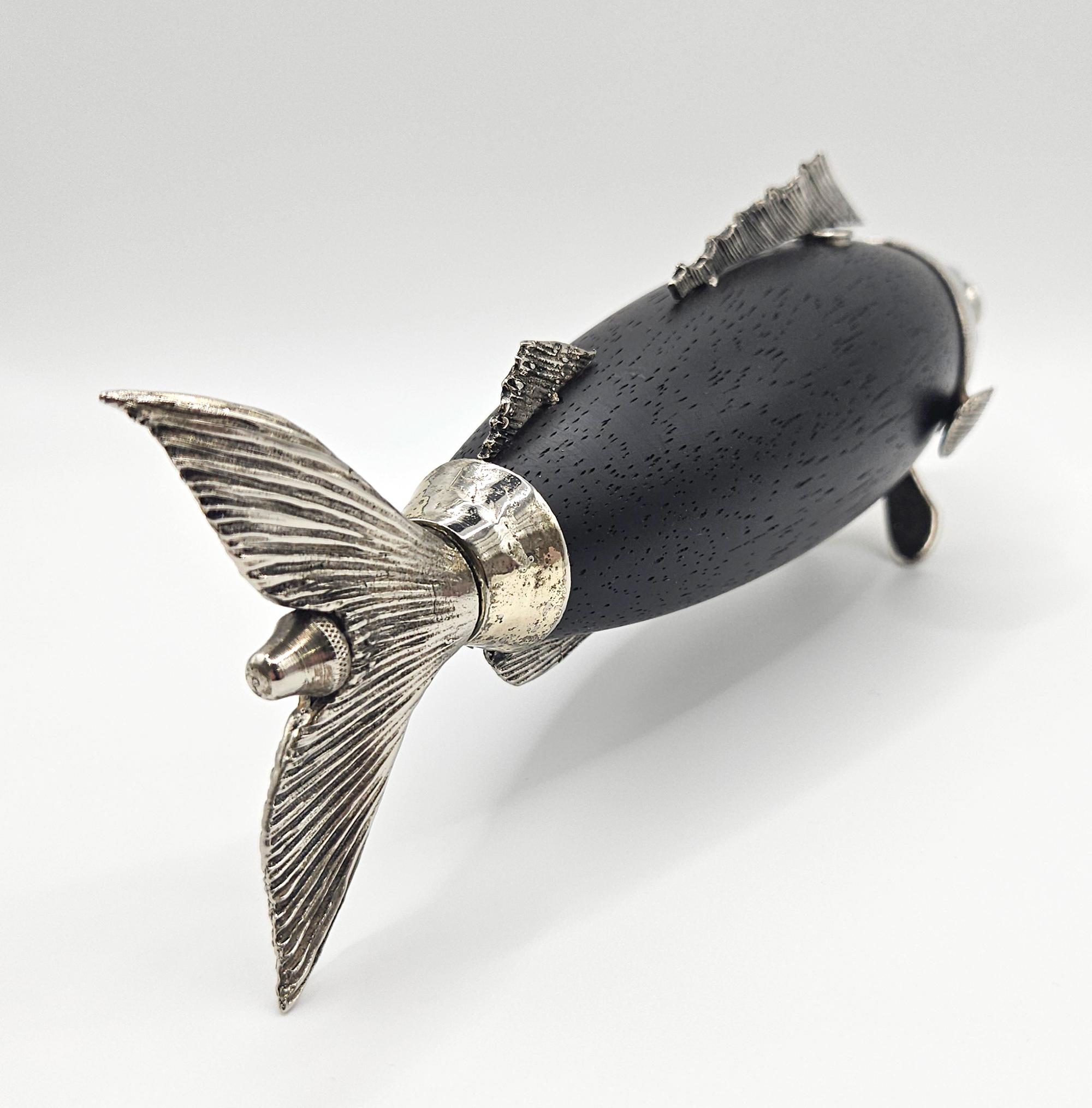 Moulin à poivre en forme de poisson en métal argenté par Tre Spade, Italie, c. 1960 en vente 6