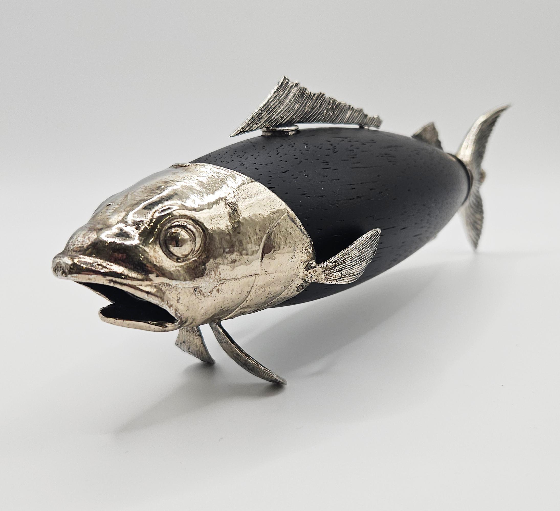 Mid-Century Modern Moulin à poivre en forme de poisson en métal argenté par Tre Spade, Italie, c. 1960 en vente