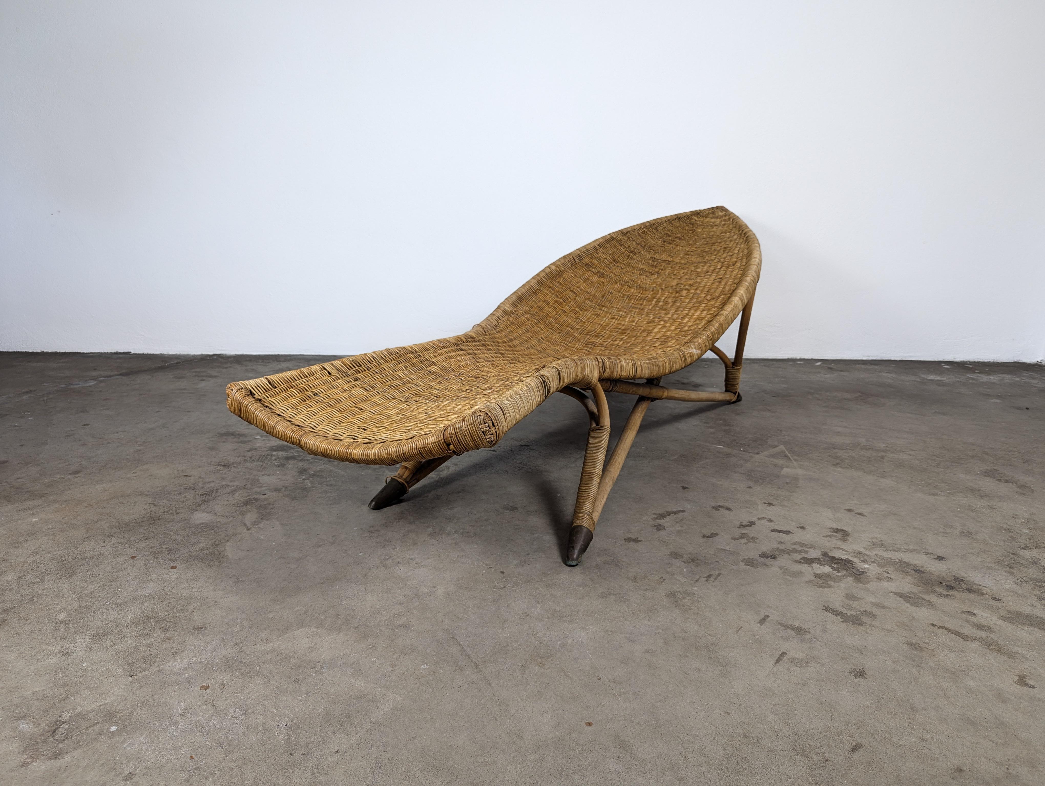 Fish Shaped Wicker Lounge Chair Attributed to Lina Zervudaki 11