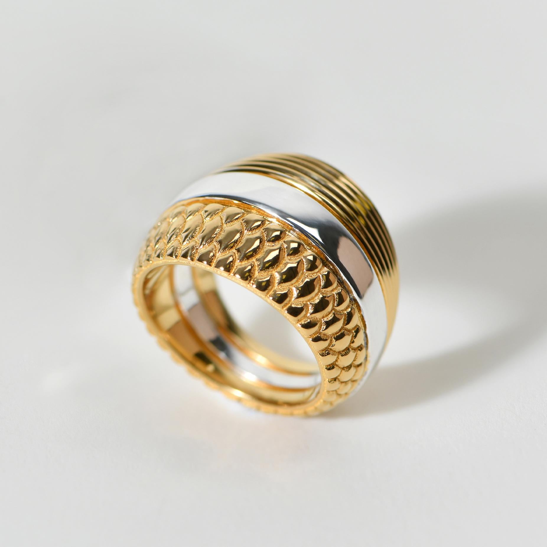Fish Sterling Silver With 23 Karat Yellow Gold Vermeil Textured Ring - Size 9 In New Condition For Sale In Mexico City, MX