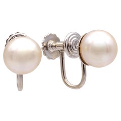 Fisher
Co. Boucles d
oreilles du milieu du siècle en or blanc 14K avec perles de culture vissées
