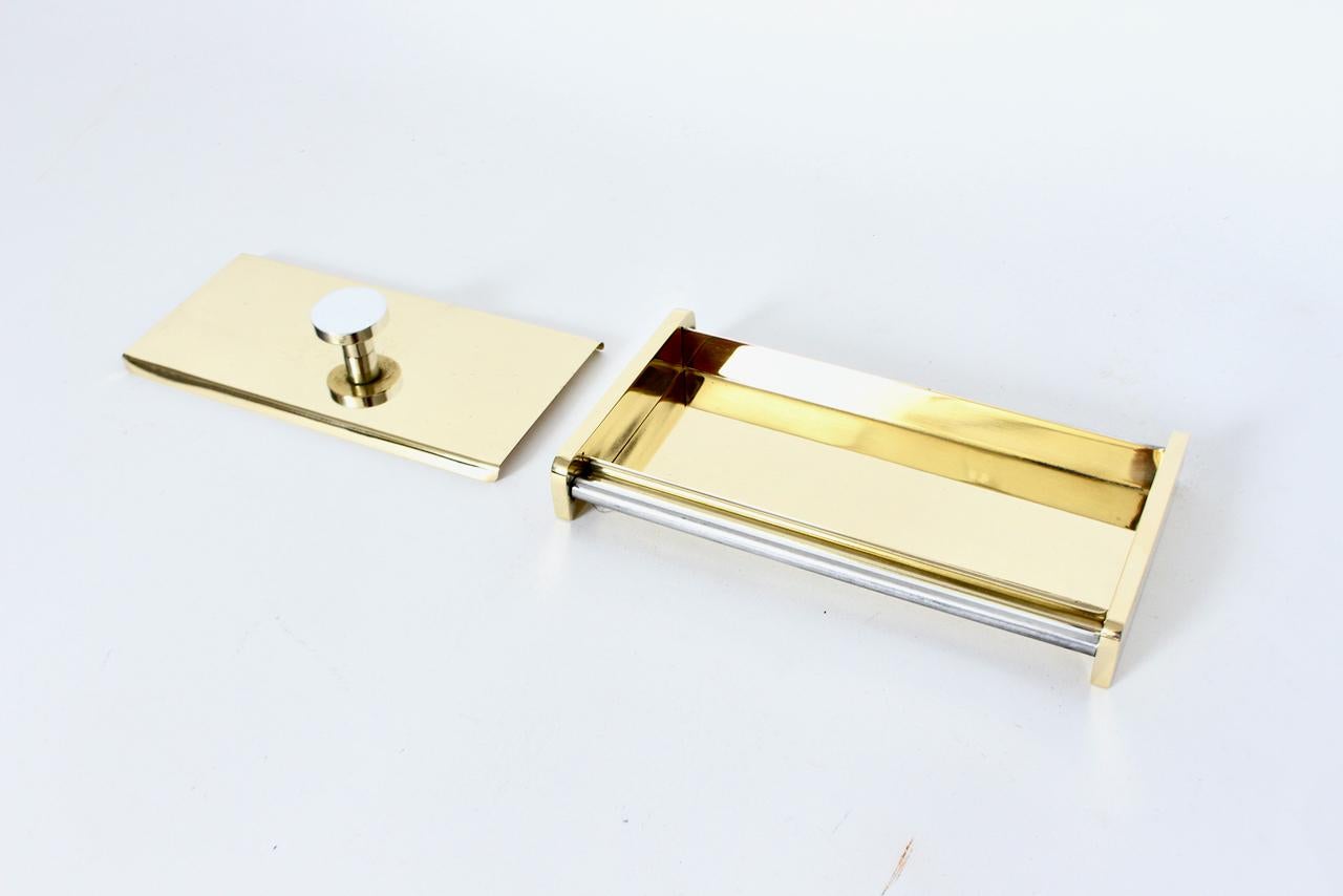 Scatola con coperchio in ottone lucido e alluminio Fisher-Crome, circa anni '40 in vendita 3