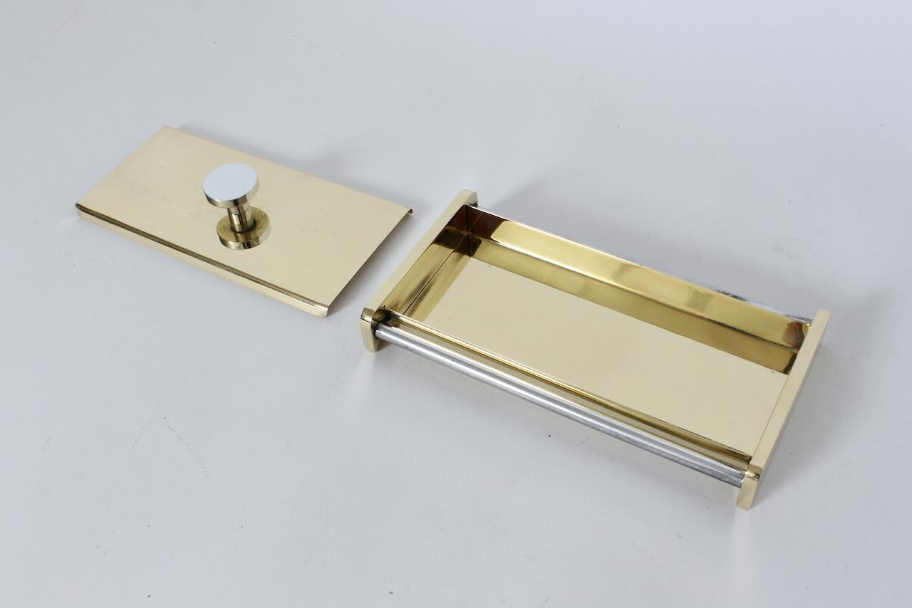 Scatola con coperchio in ottone lucido e alluminio Fisher-Crome, circa anni '40 in vendita 4