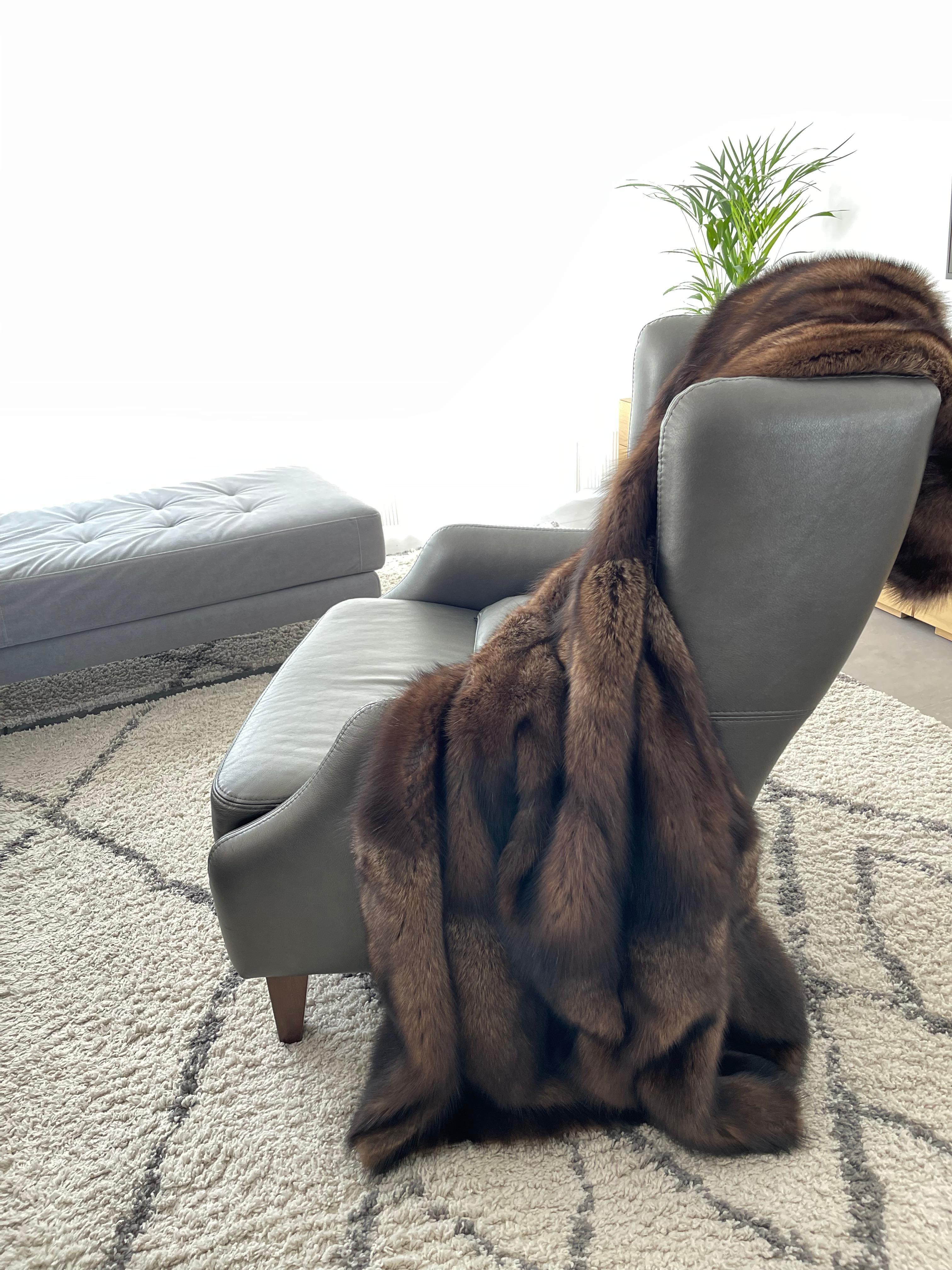 Fisher Fur Bett / Sofa Überdeckendecke, Rückenlehne aus Merinowolle (21. Jahrhundert und zeitgenössisch) im Angebot