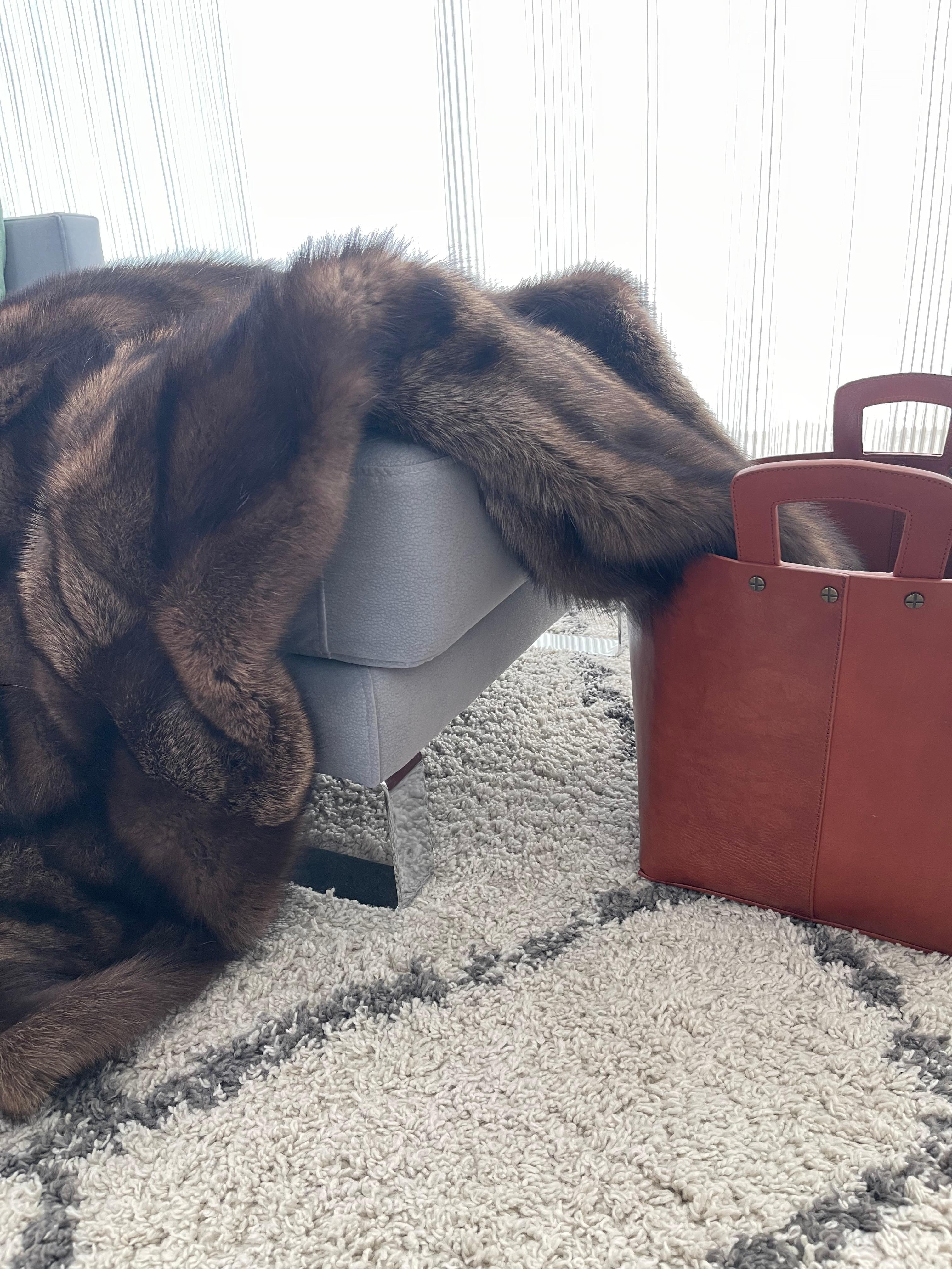 Fisher Fur Bett / Sofa Überdeckendecke, Rückenlehne aus Merinowolle im Angebot 2