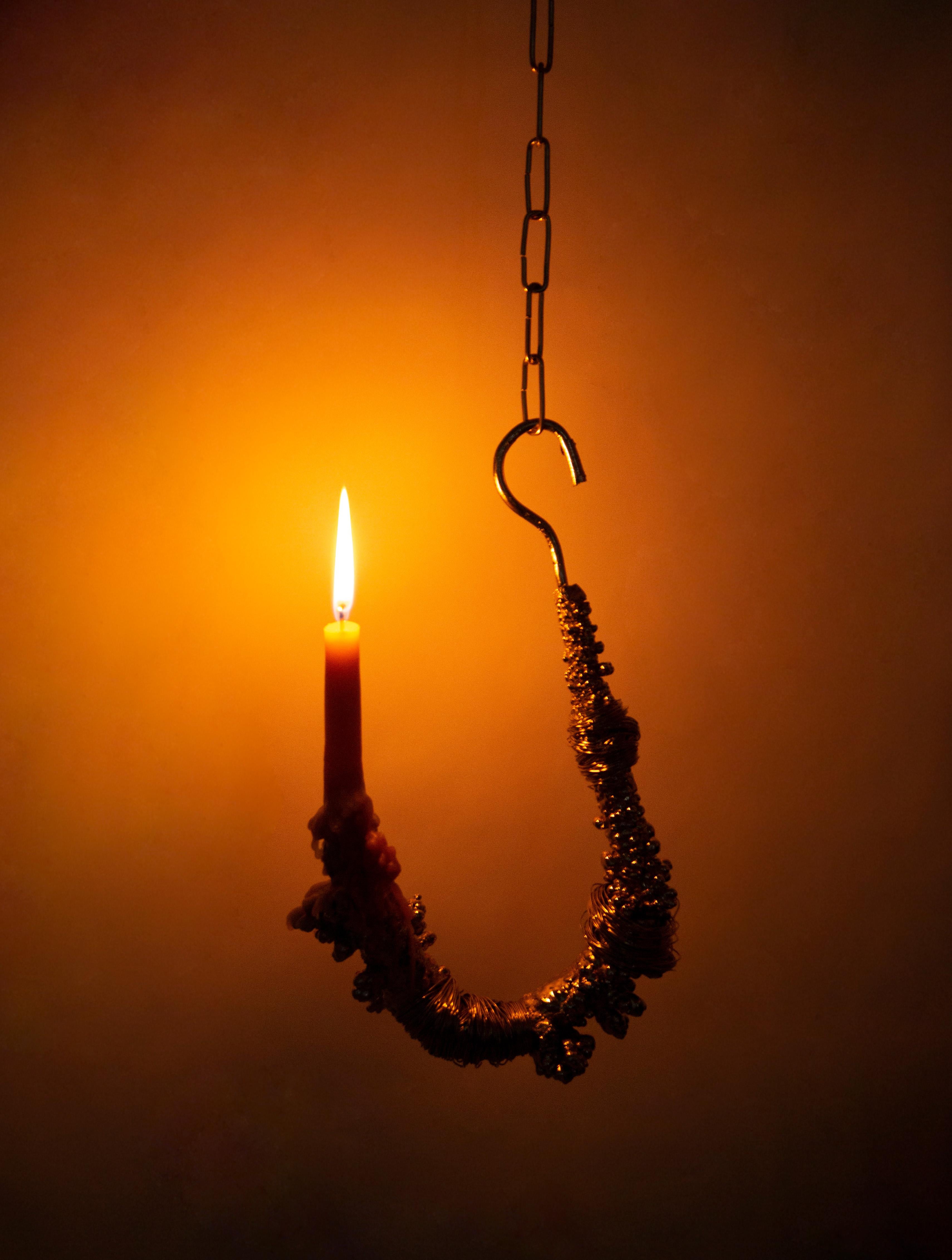 Postmoderno Gancio da pescatore, portacandele scultoreo in vendita