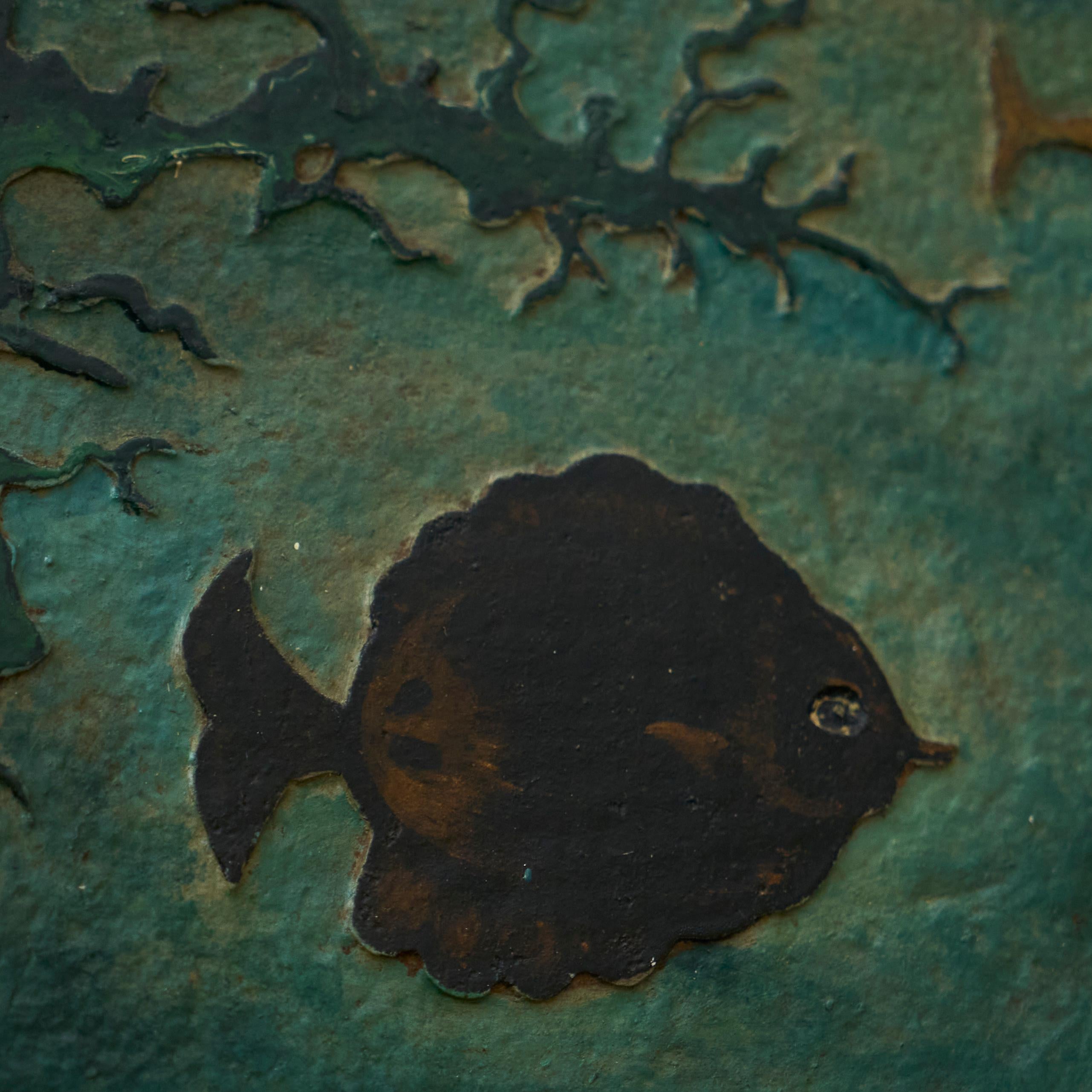 Panneau mural décoratif Poissons par Eternit Début du 20e siècle en vente 1