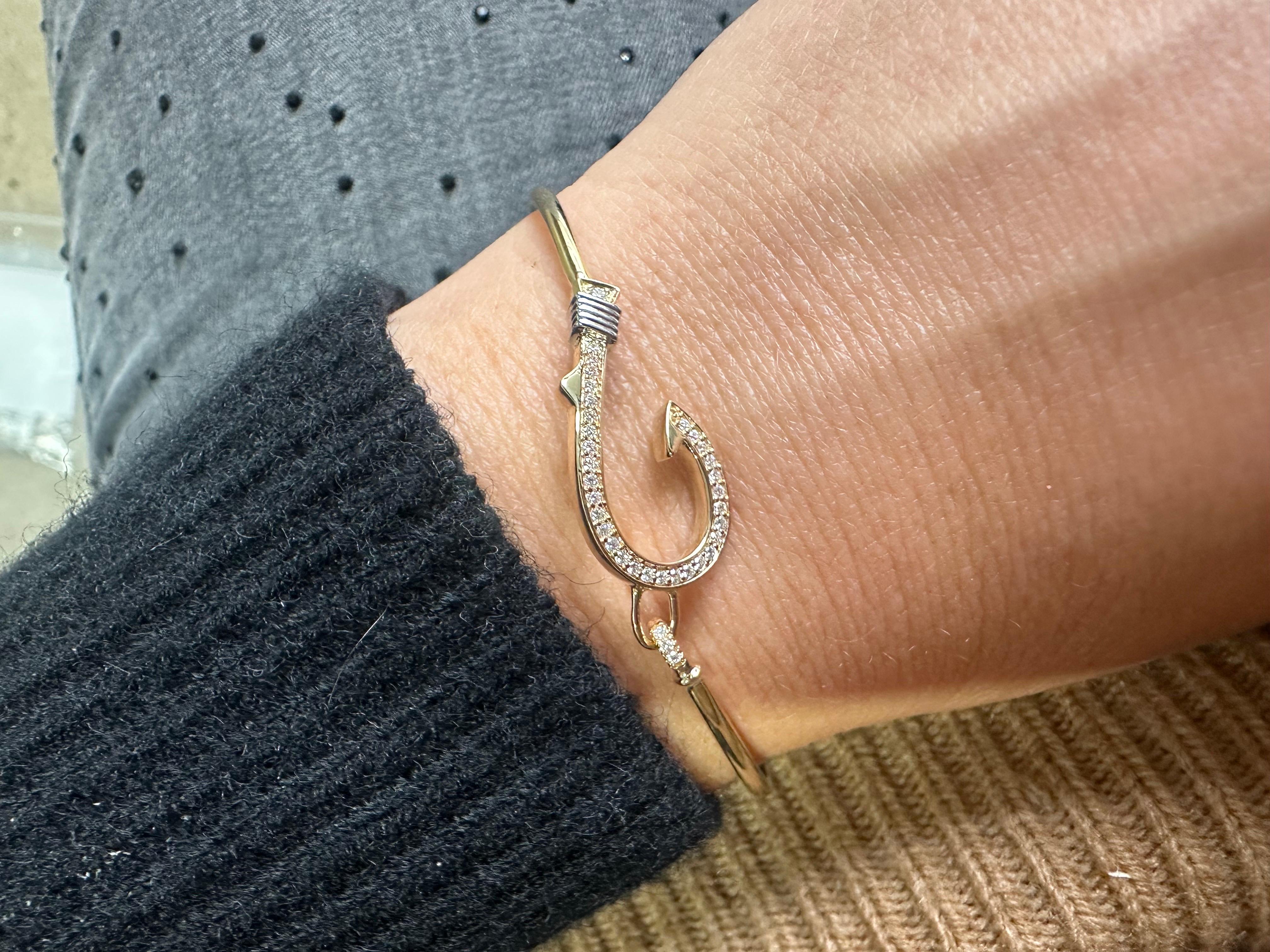 Fishhook diamond bracelet 14KT gold bangle bracelet stunning! In New Condition For Sale In Jupiter, FL