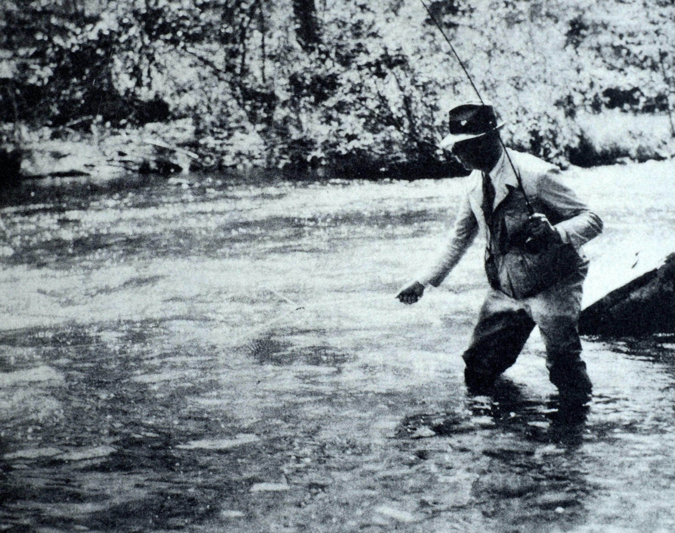Fishing a Trout Stream von E. Connett, Limitierte Auflage, 1/2500, mit Schuber (Papier) im Angebot
