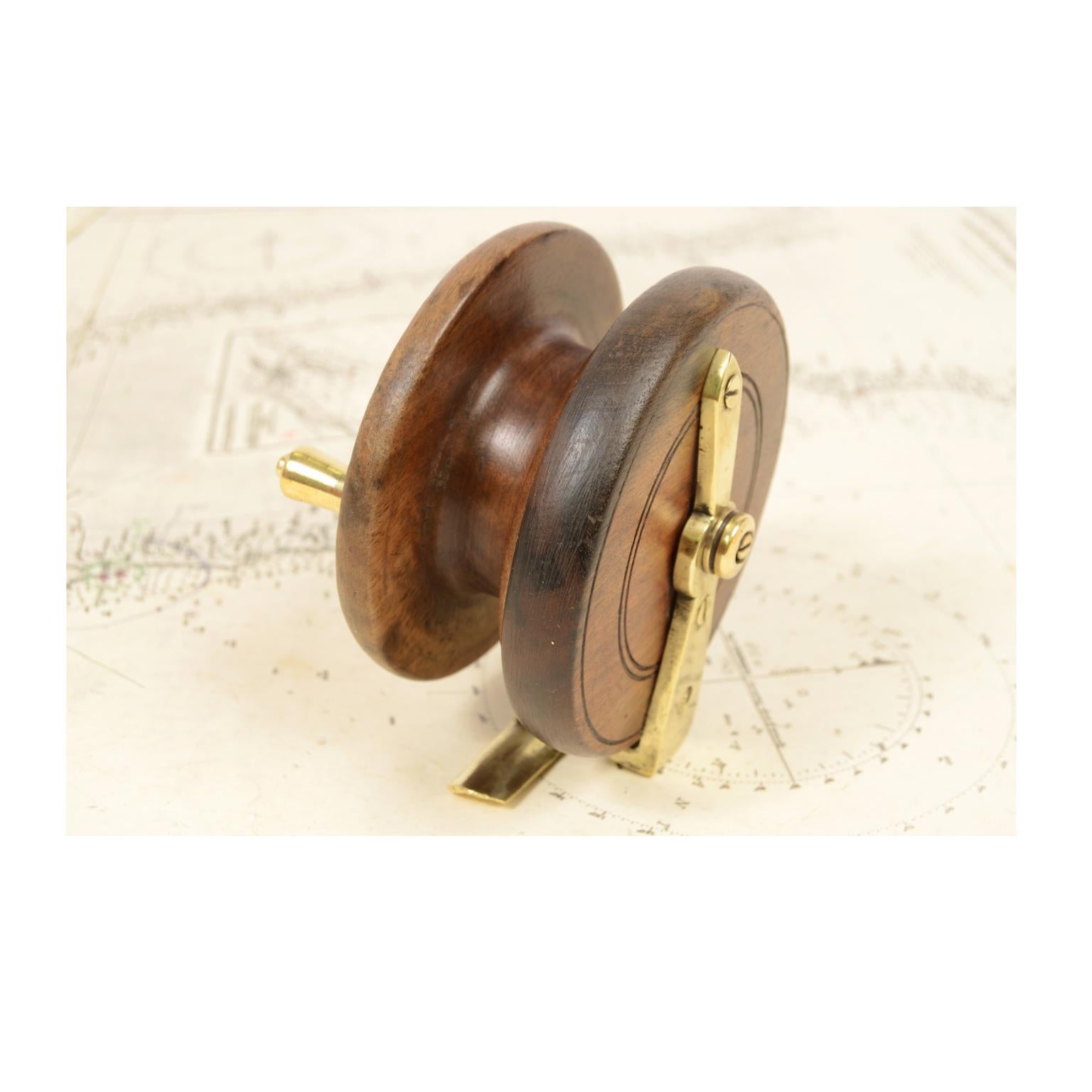 British Antique Fishing Reel Made of Turned Oak and Brass, UK, Early 1900s