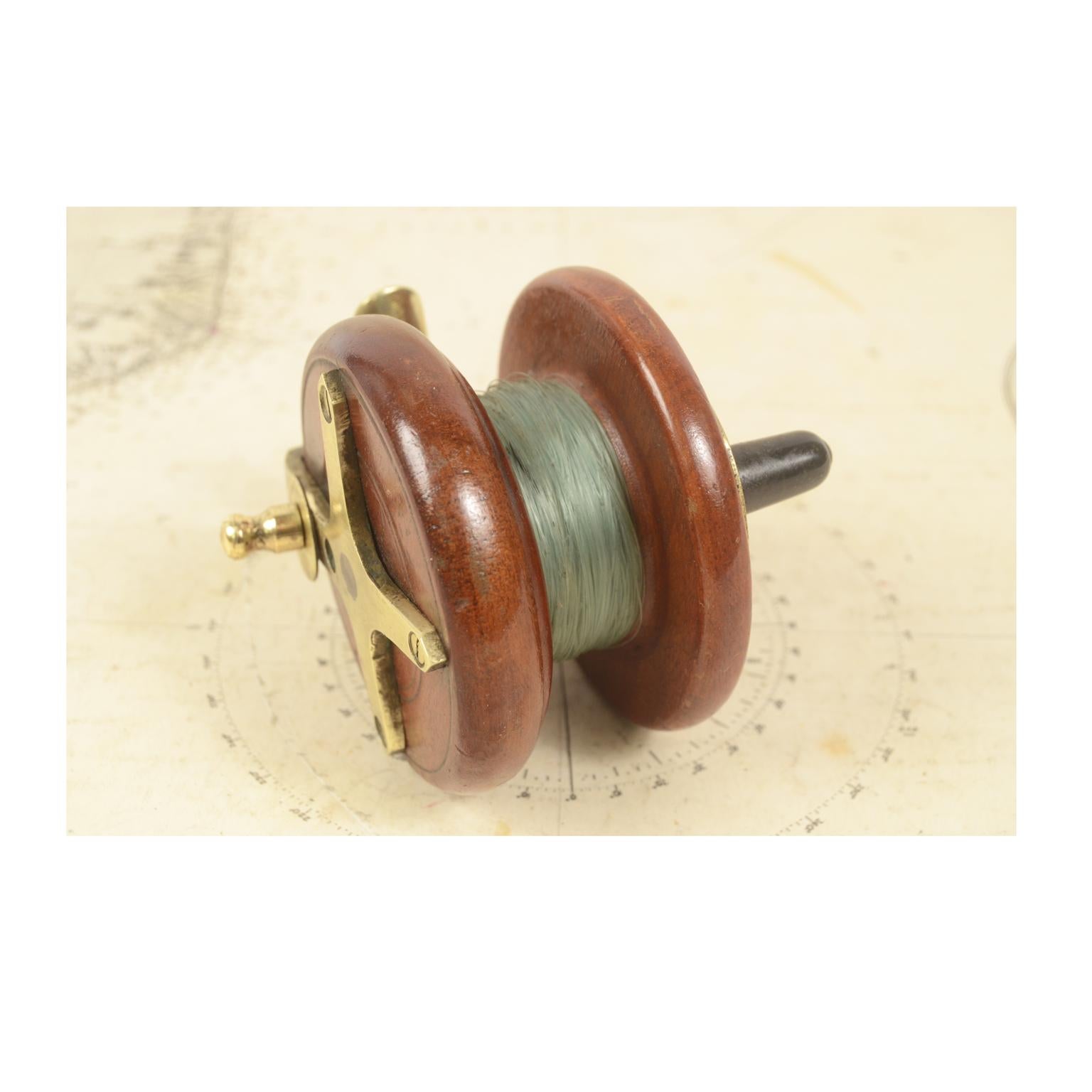 Fishing Reel Made of Turned Oak and Brass, UK, Early 1900s 2