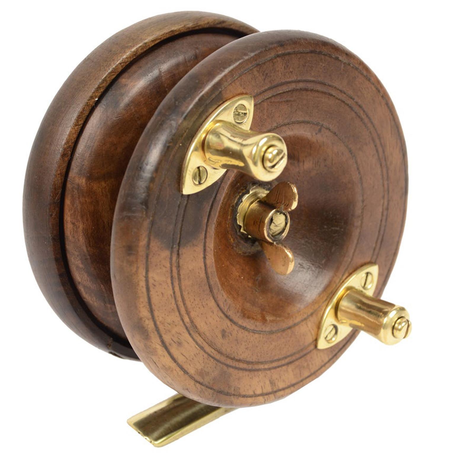 Antique Fishing Reel Made of Turned Oak and Brass, UK, Early 1900s