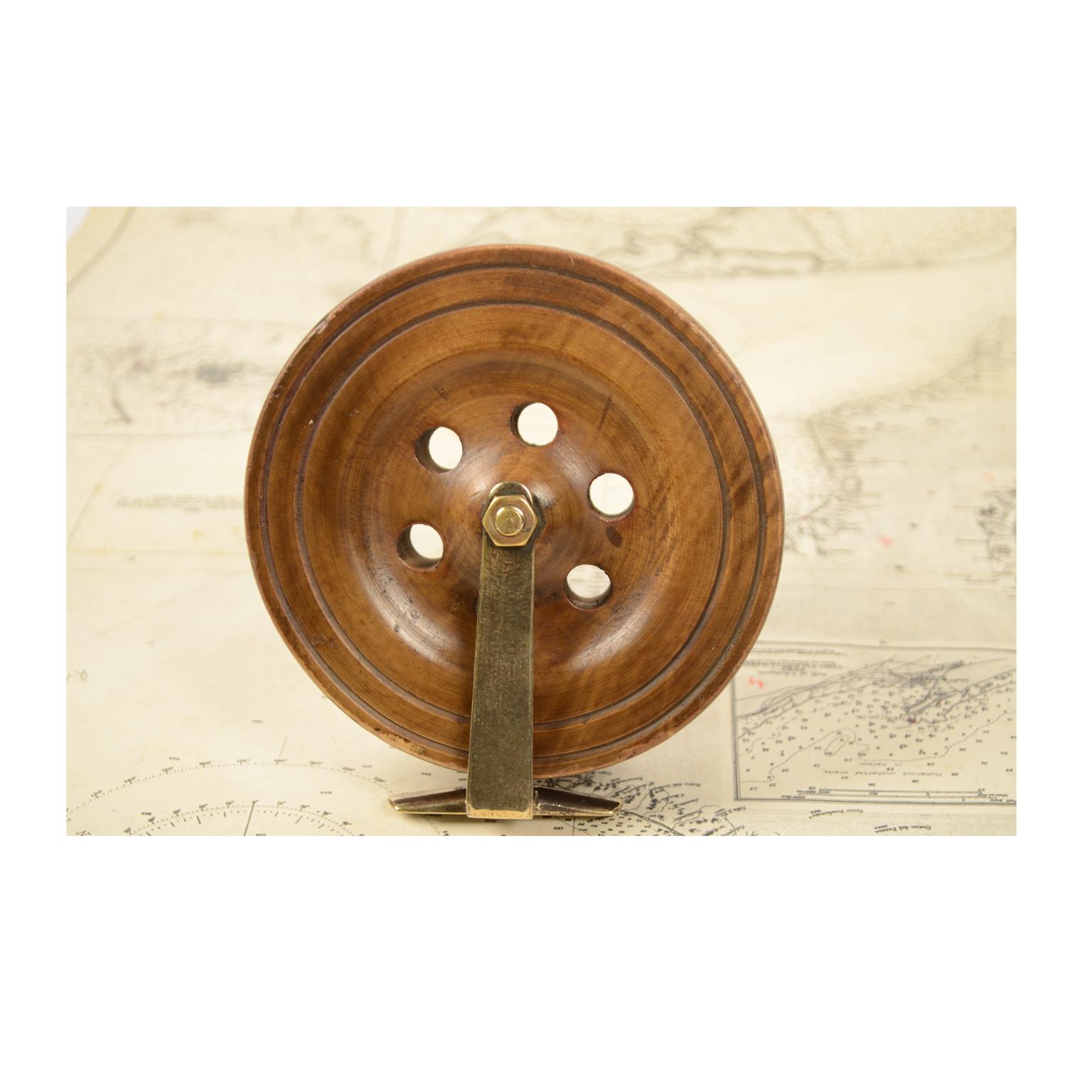 Fishing Reel of Turned Oak and Brass, 1900 2