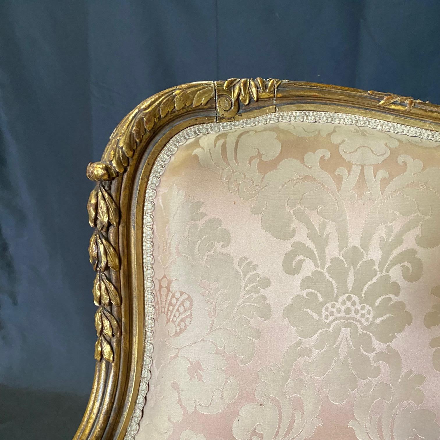 Fit for a Queen Giltwood & Rose Damask Sofa from Salon Suite For Sale 4