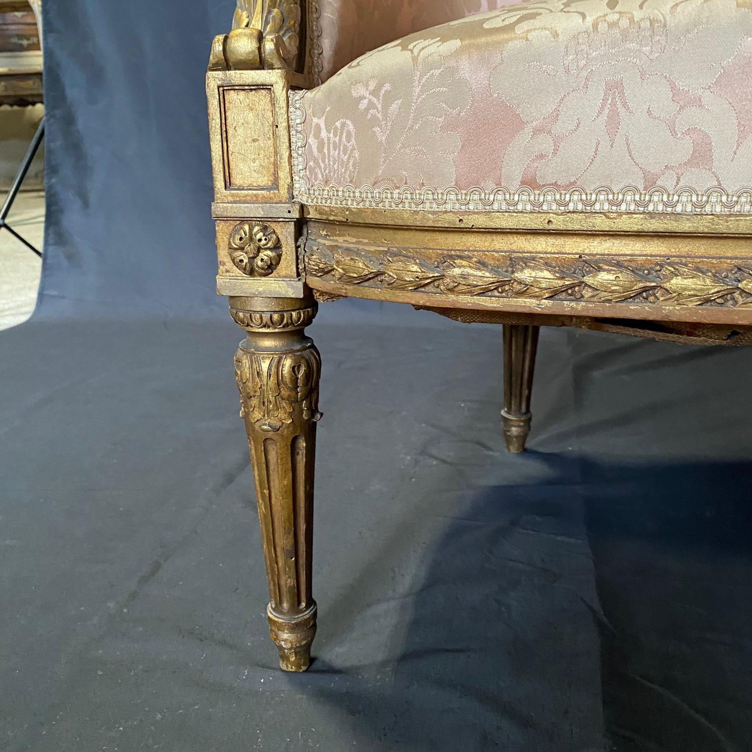 Fit for a Queen Giltwood & Rose Damask Sofa from Salon Suite For Sale 5