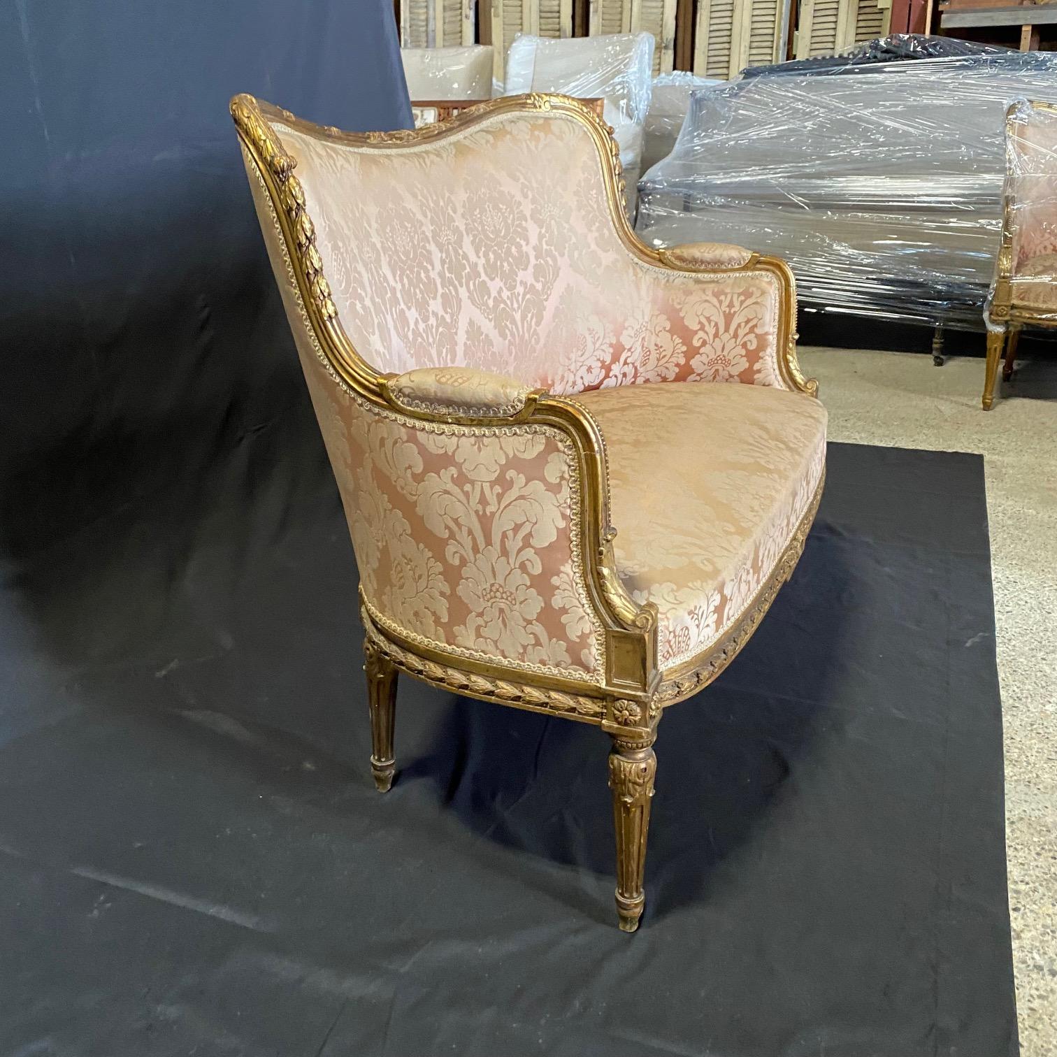 French Fit for a Queen Giltwood & Rose Damask Sofa from Salon Suite For Sale