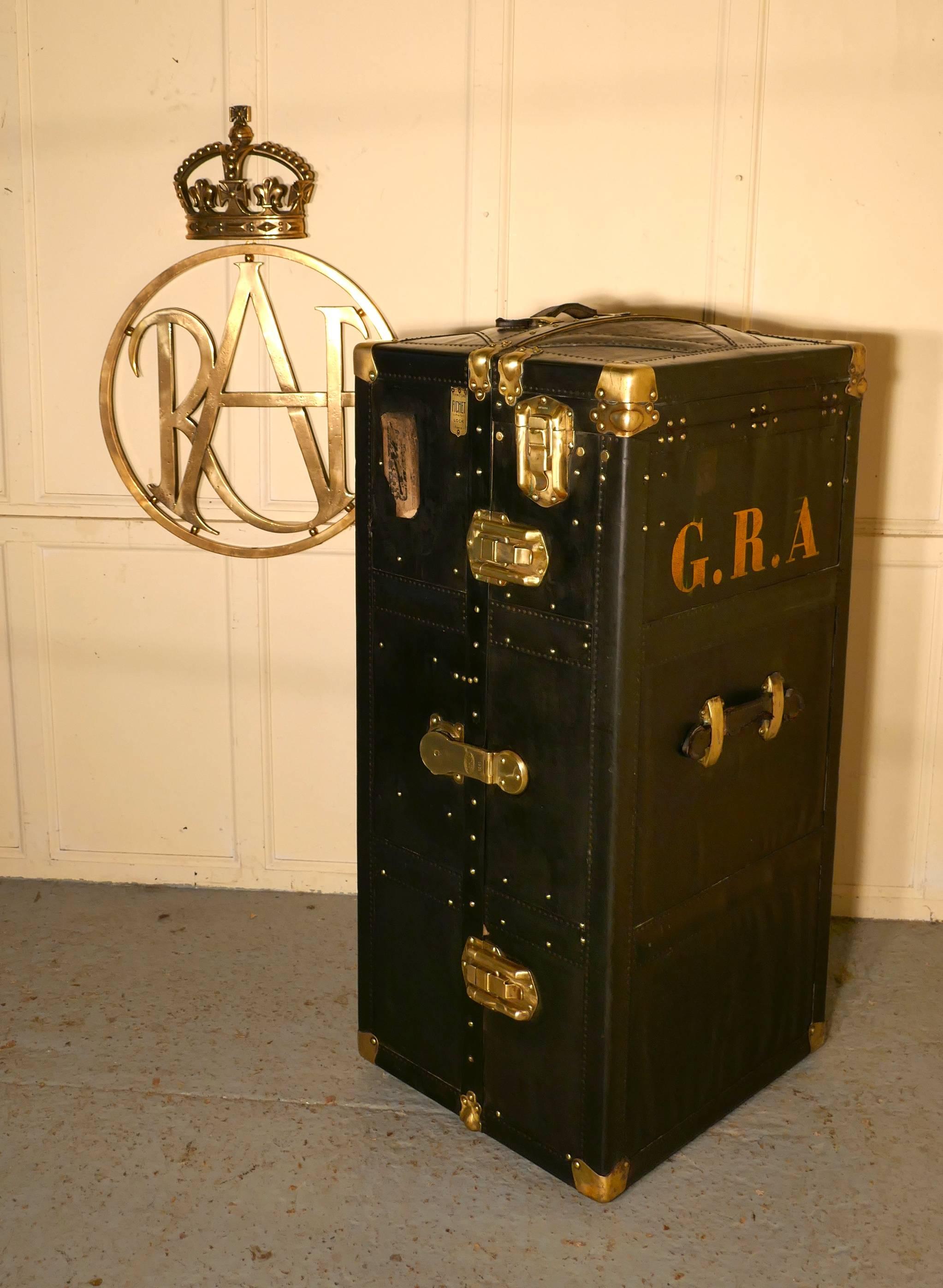 Malle à vapeur ajustée ou armoire de cabine:: Portmanteau de Fichet 6