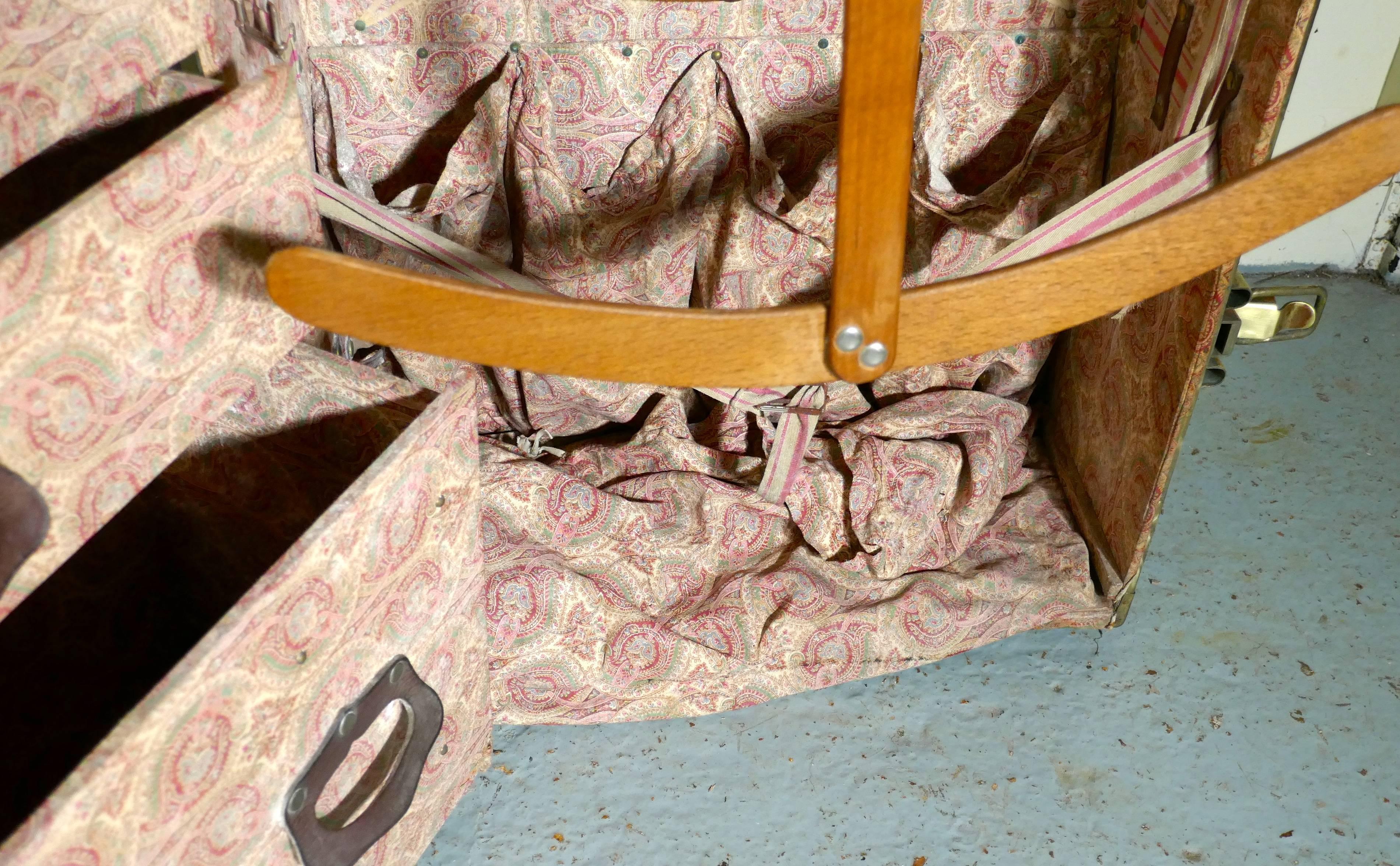 Malle à vapeur ajustée ou armoire de cabine:: Portmanteau de Fichet 3