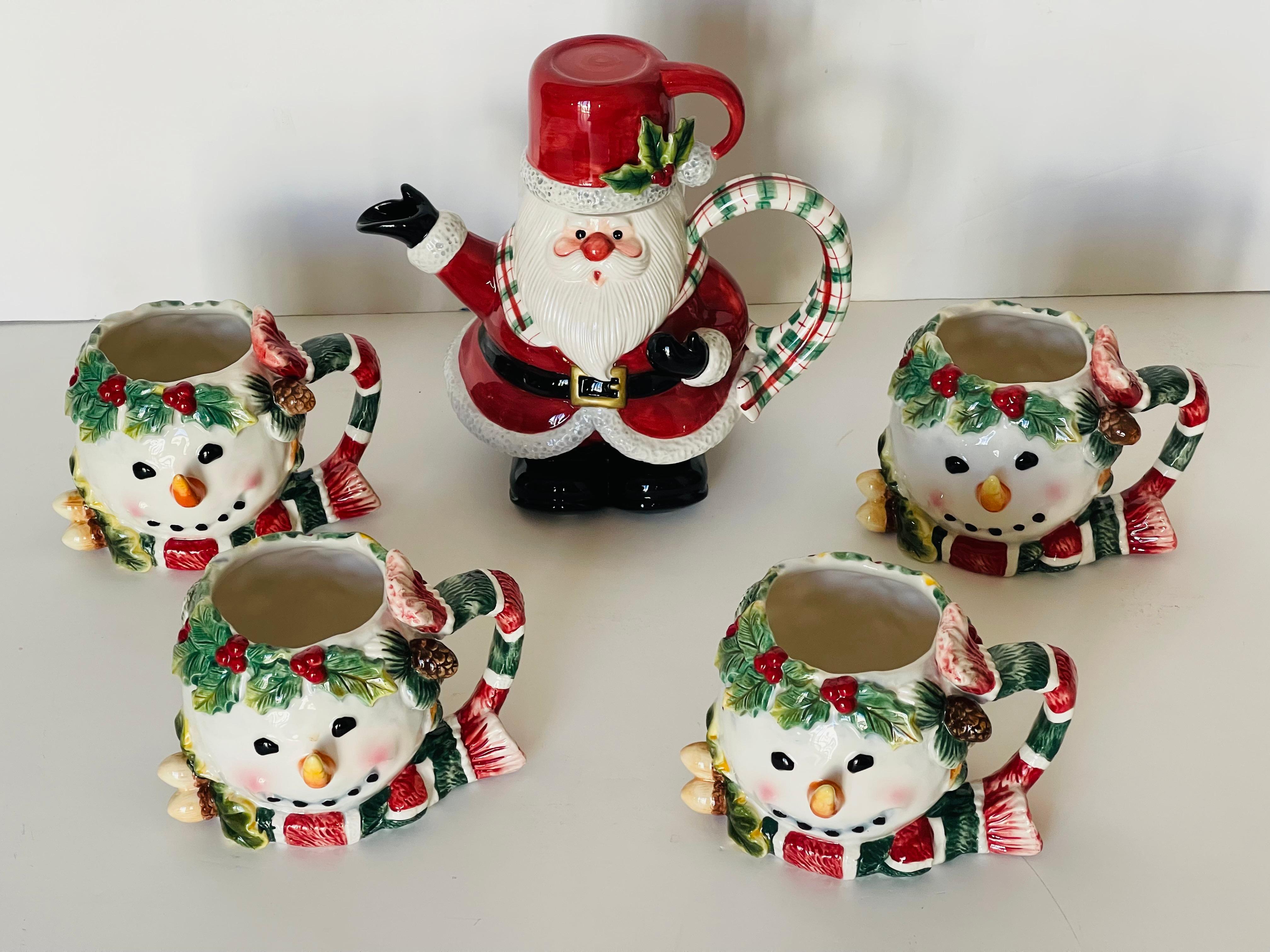 Skurrile Fitz und Floyd polychrome Keramik glasiert Teekanne in Form von Santa Claus , ergänzt mit 4 Schneemänner Keramik profiliert Handpainted Tassen.