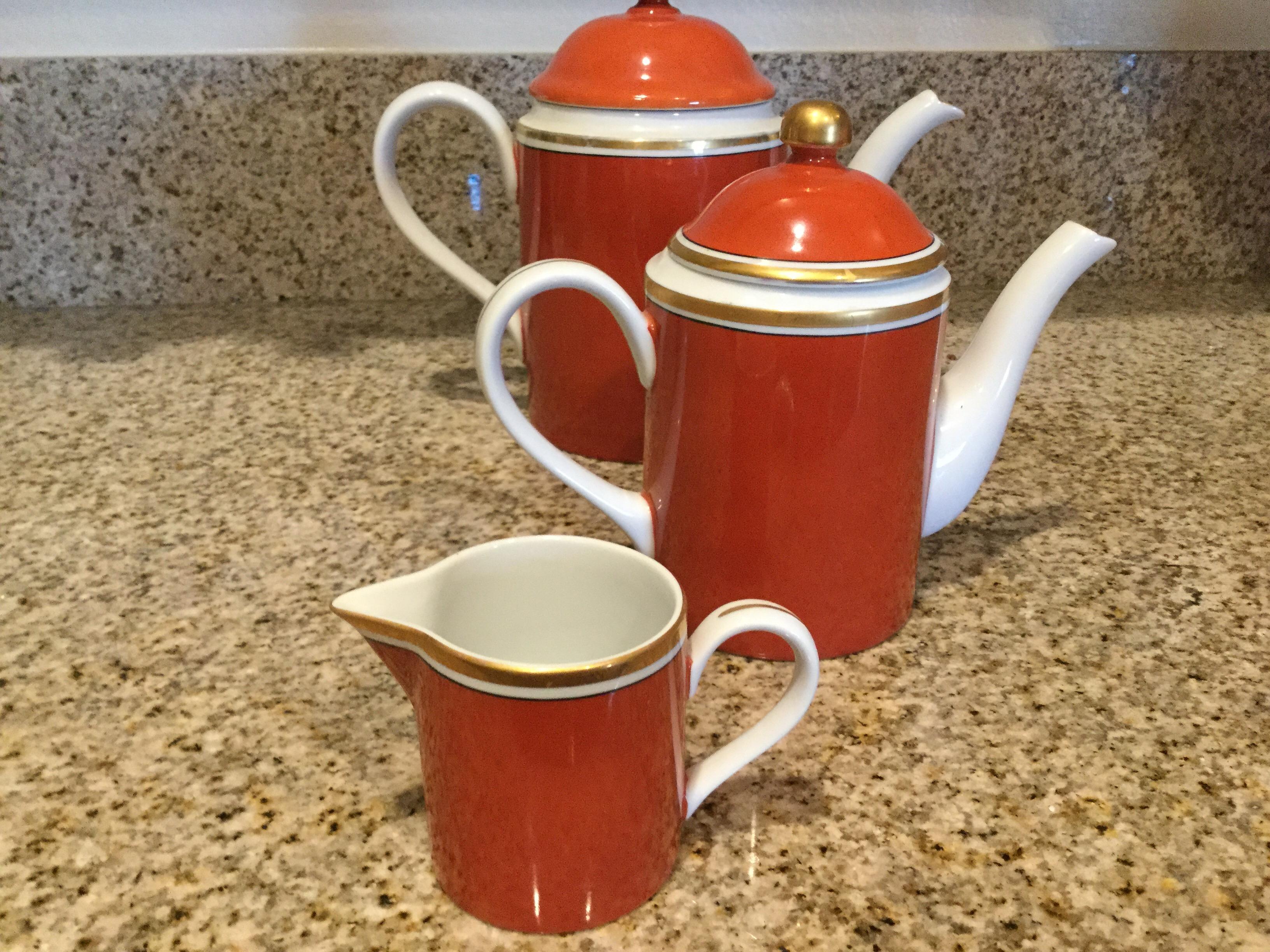 Modern Fitz and Floyd Medaillon d’Or Coffee and Tea Pots with Creamer, 1979 For Sale