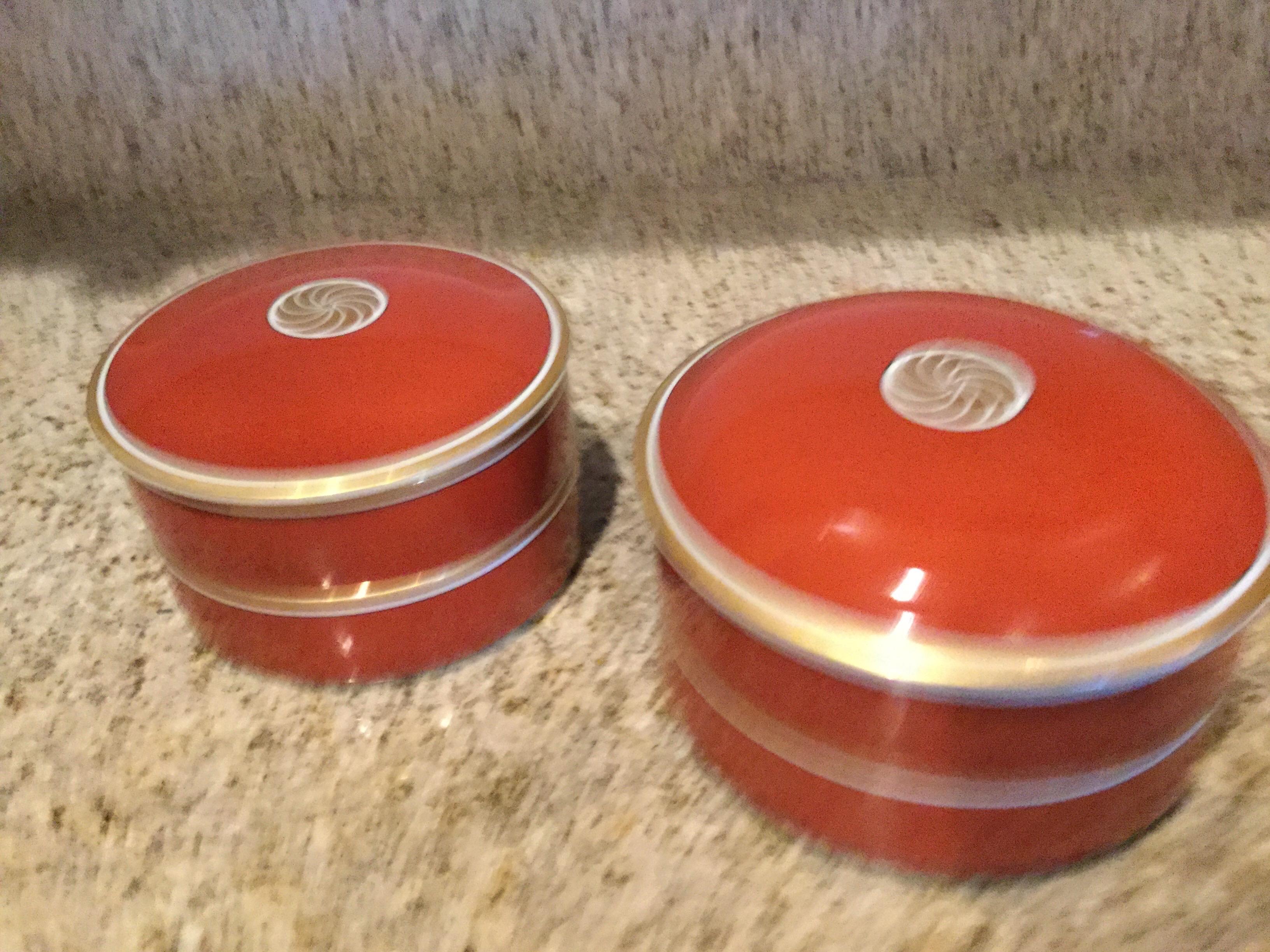 Fitz and Floyd Medaillon d’Or Coffee Pair Double Stack Serving Bowls/Lids, 1979 In Good Condition In Palm Springs, CA