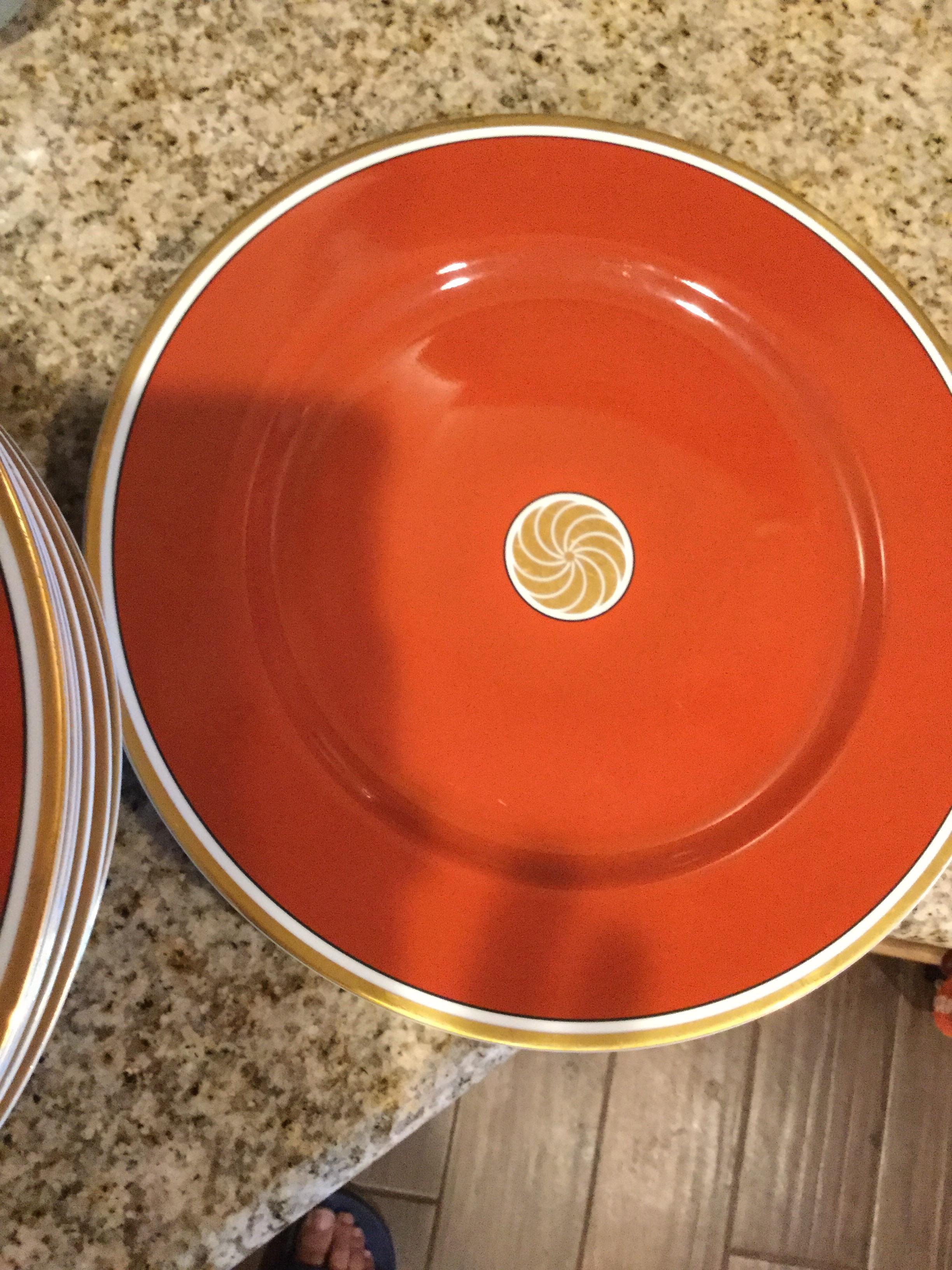 Late 20th Century Fitz and Floyd Medallion d’Or Set of 10 Persimmon and Gold Dinner Plates, 1979