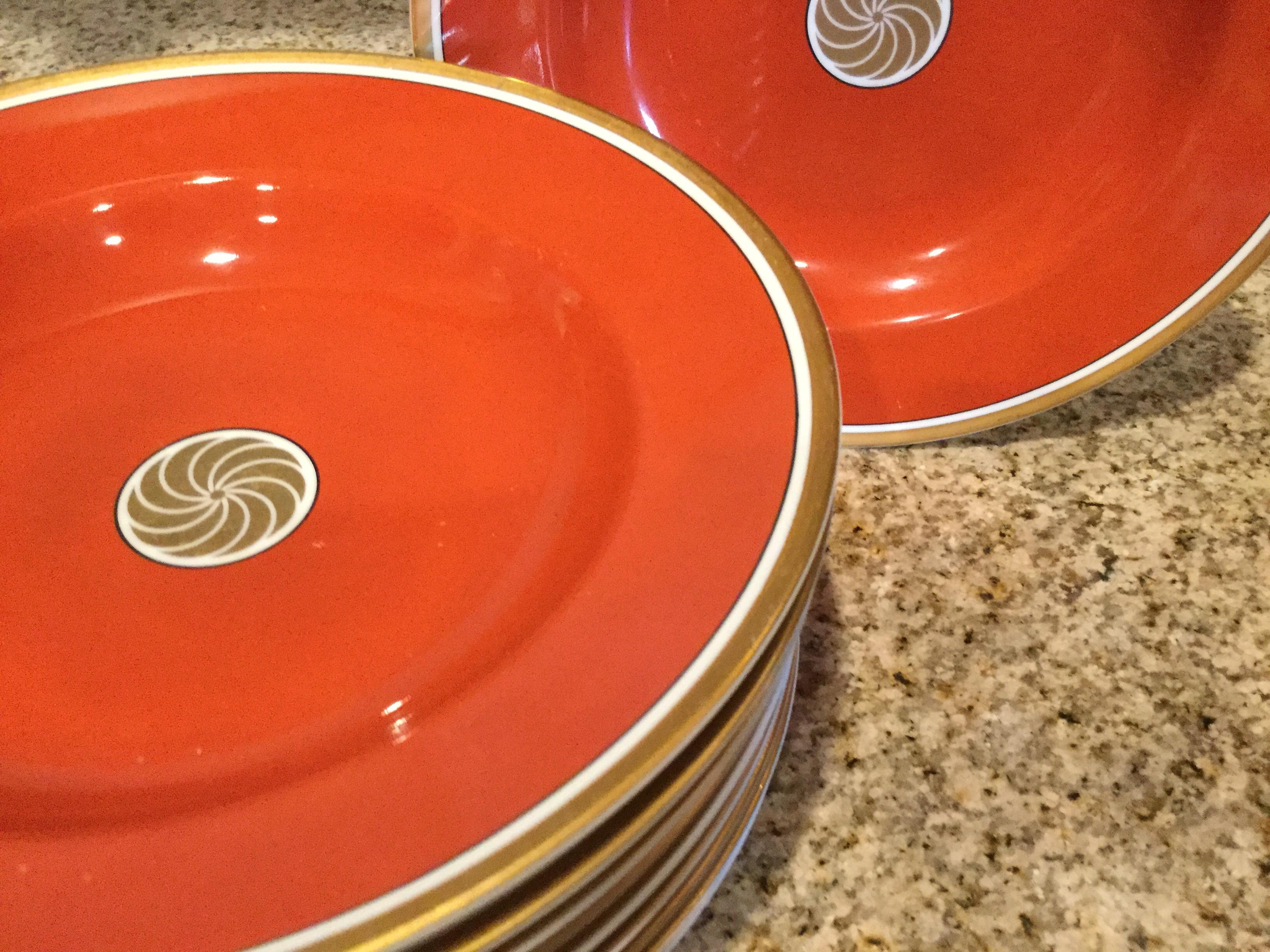 Modern Fitz and Floyd Medaillon d’Or Set of 10 Persimmon and Gold Soup Plates, 1979