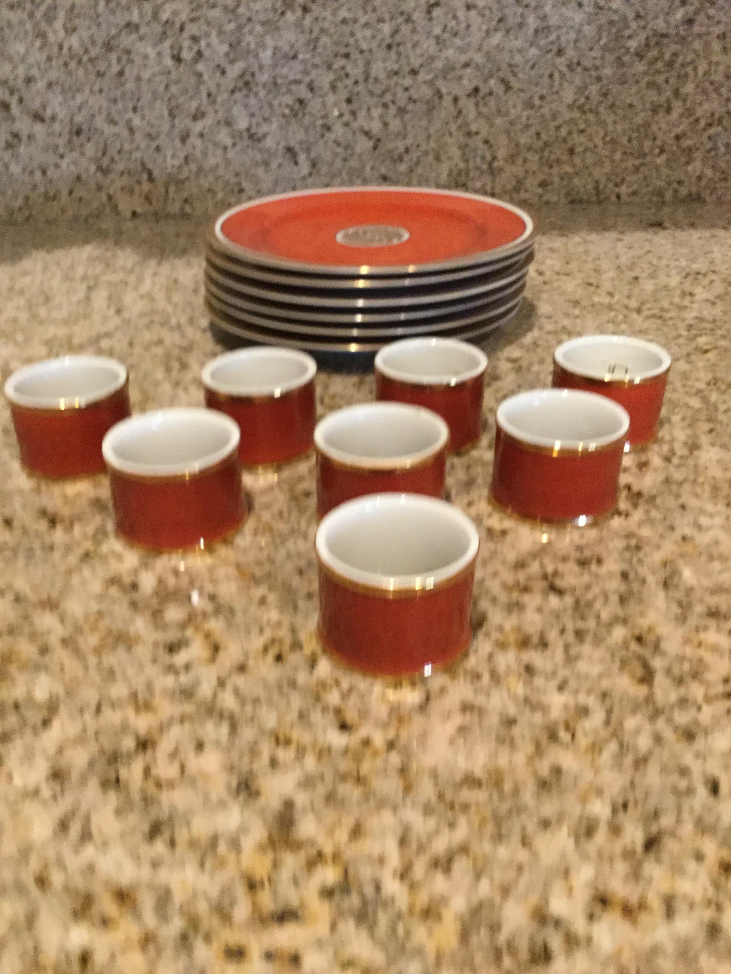 Fitz and Floyd Medaillon d’Or Set of 8 Napkin Rings and 6 Bread Plates, 1979 In Good Condition In Palm Springs, CA