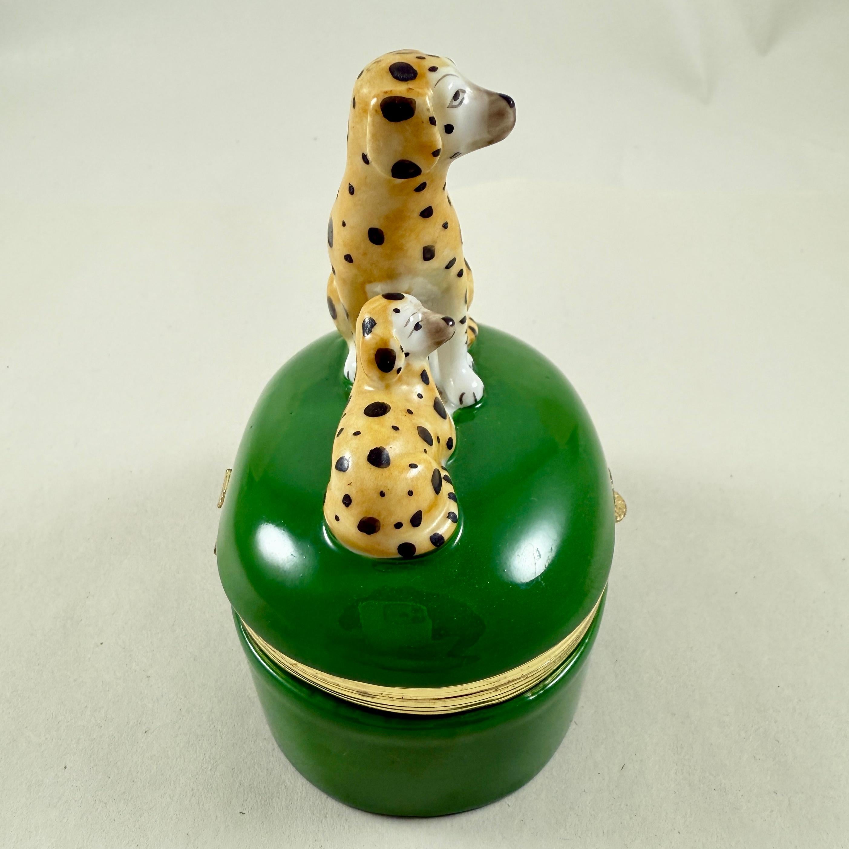 Glazed Fitz and Floyd Spotted Dogs Porcelain Trinket Box For Sale