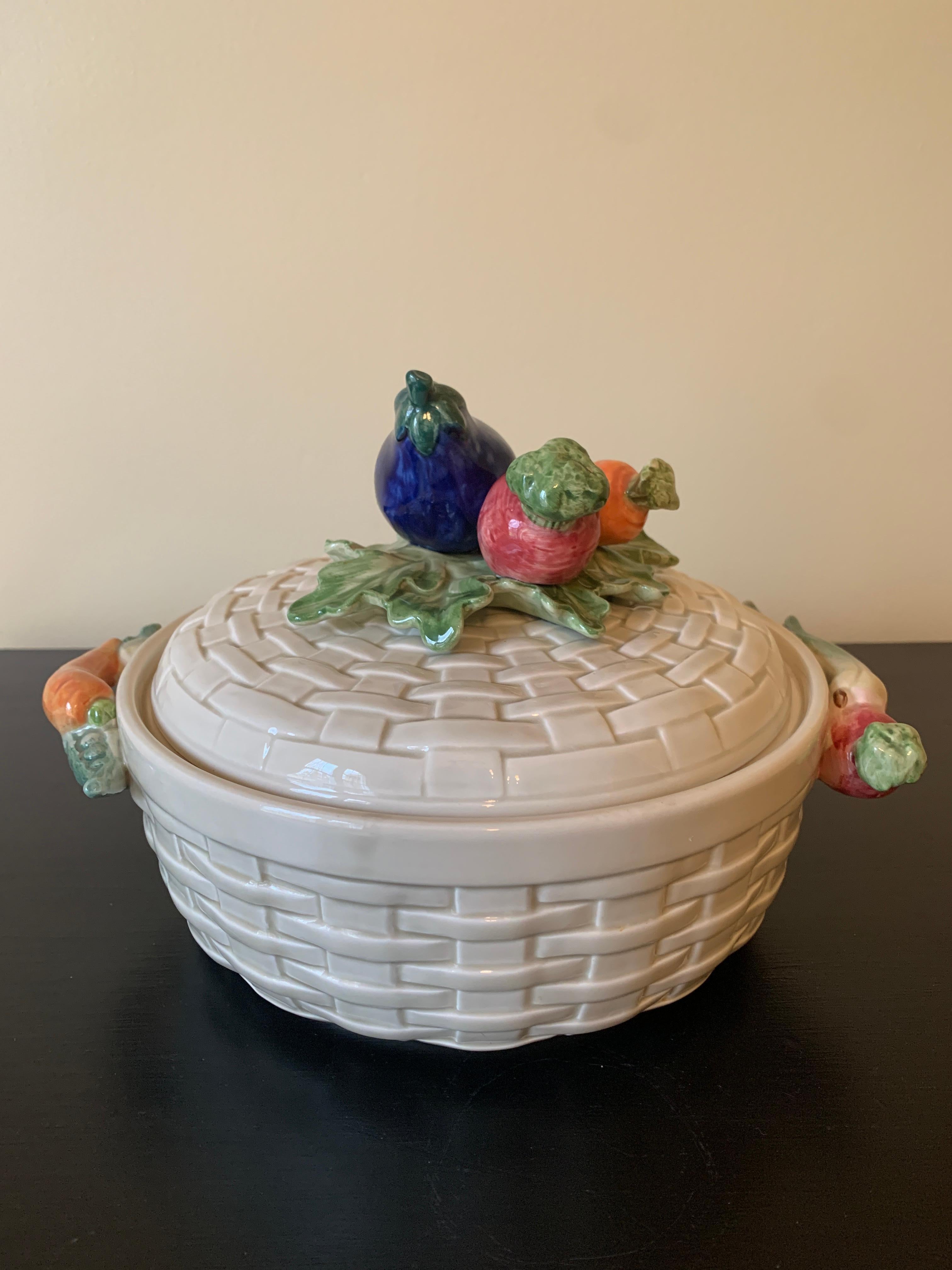 Fitz & Floyd Glazed Ceramic Trompe l'Oeil Woven Basket With Vegetables Casserole For Sale 4
