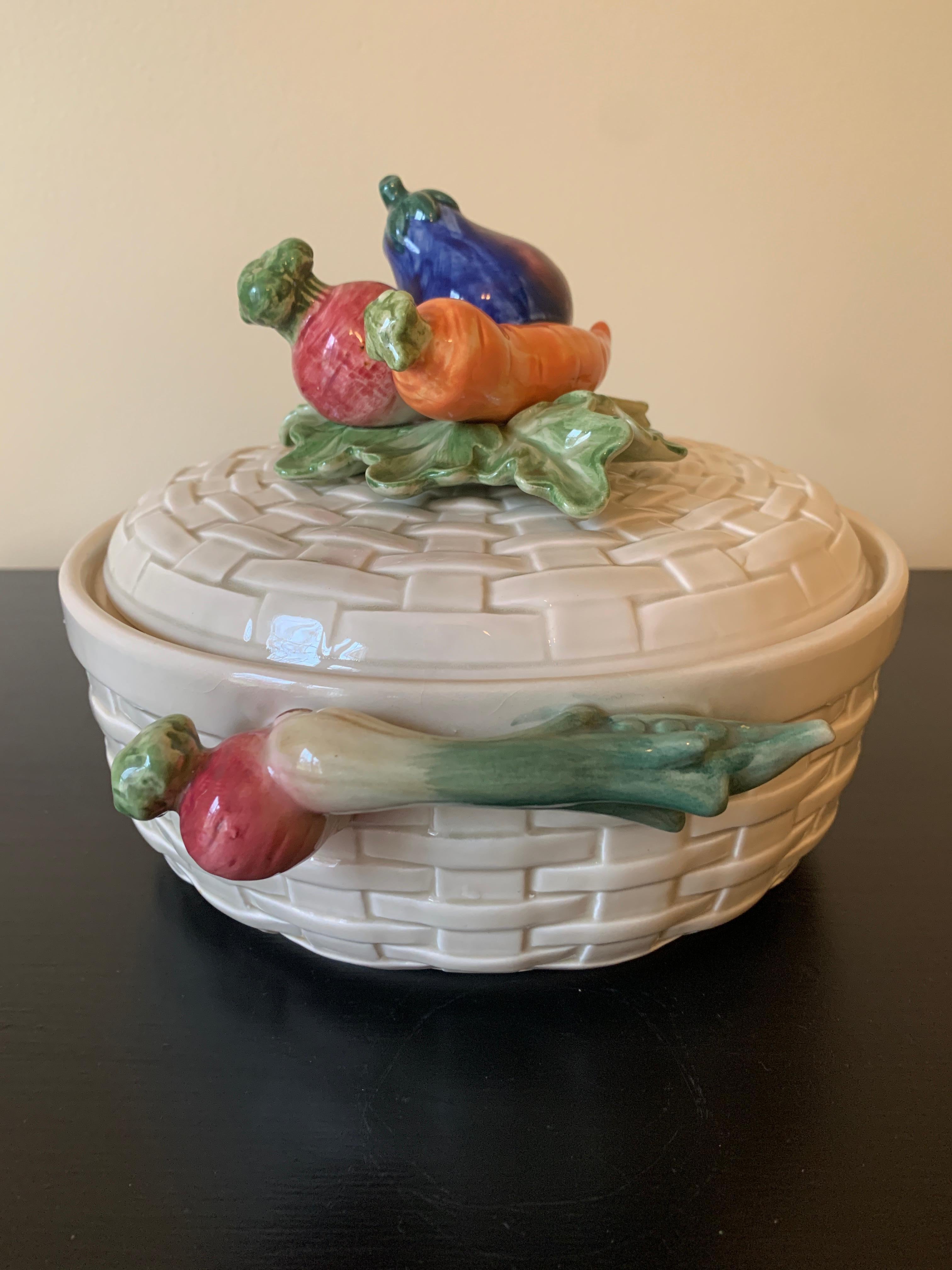Fitz & Floyd Glazed Ceramic Trompe l'Oeil Woven Basket With Vegetables Casserole For Sale 5