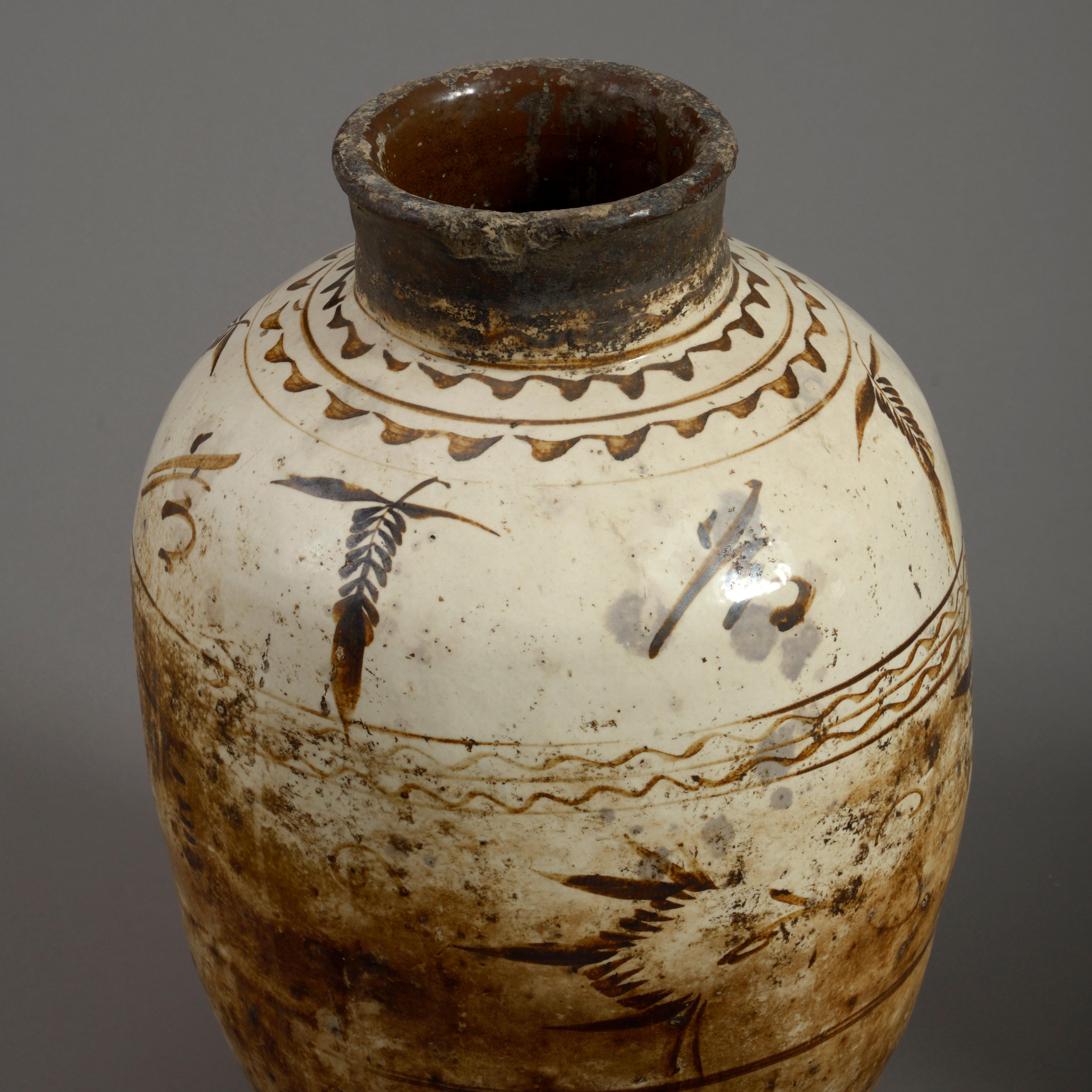 Five 16th Century Ming Period Cizhou Vases In Good Condition In London, GB