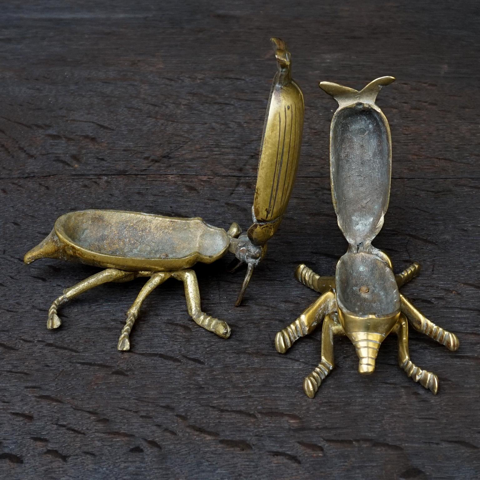 Five 1960s English Brass Beetle or Bug Trinket Dishes, Ashtray, Vide-Poche 3
