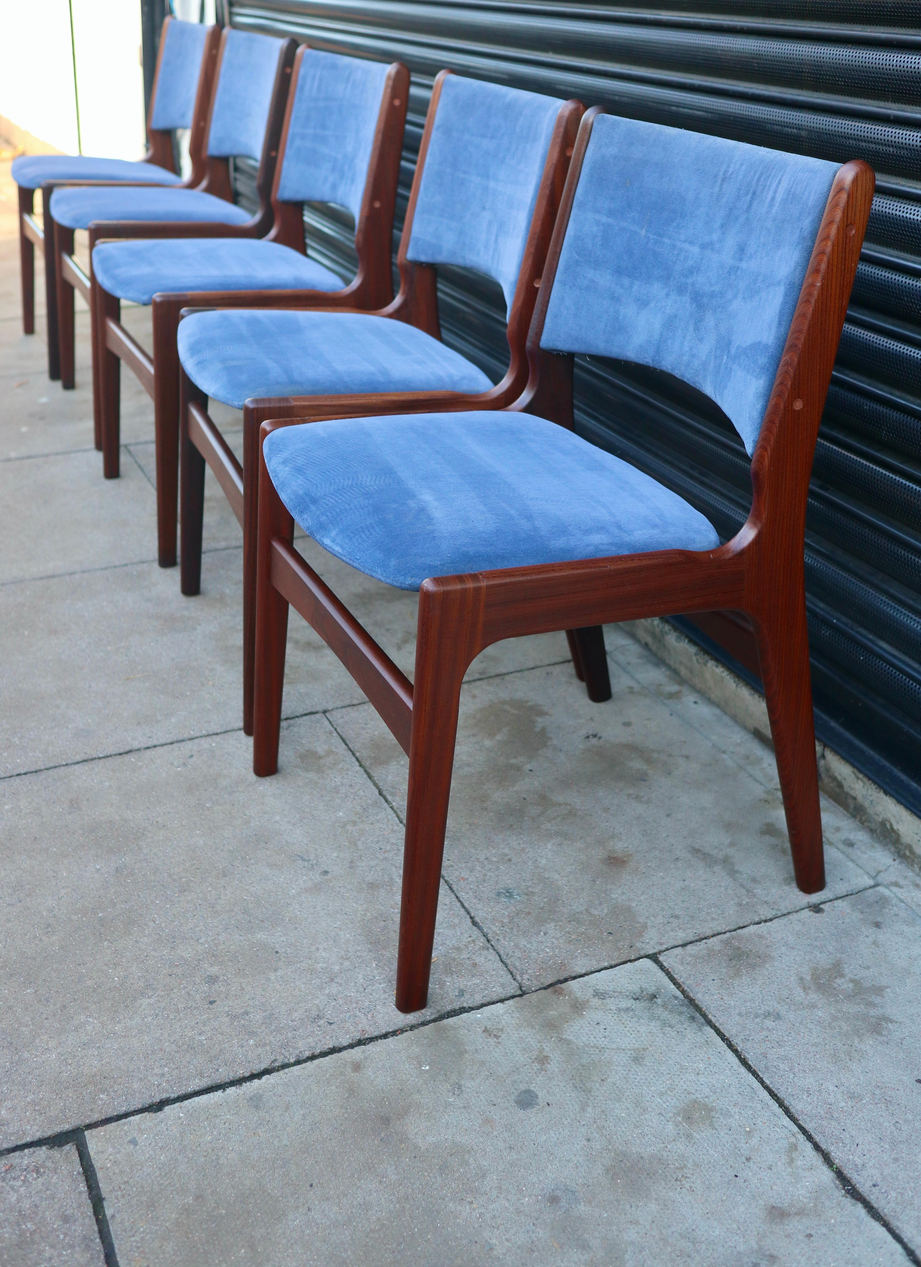 Cinq chaises de salle à manger danoises Erik Buch « Modèle 89 » des années 1960  en vente 6