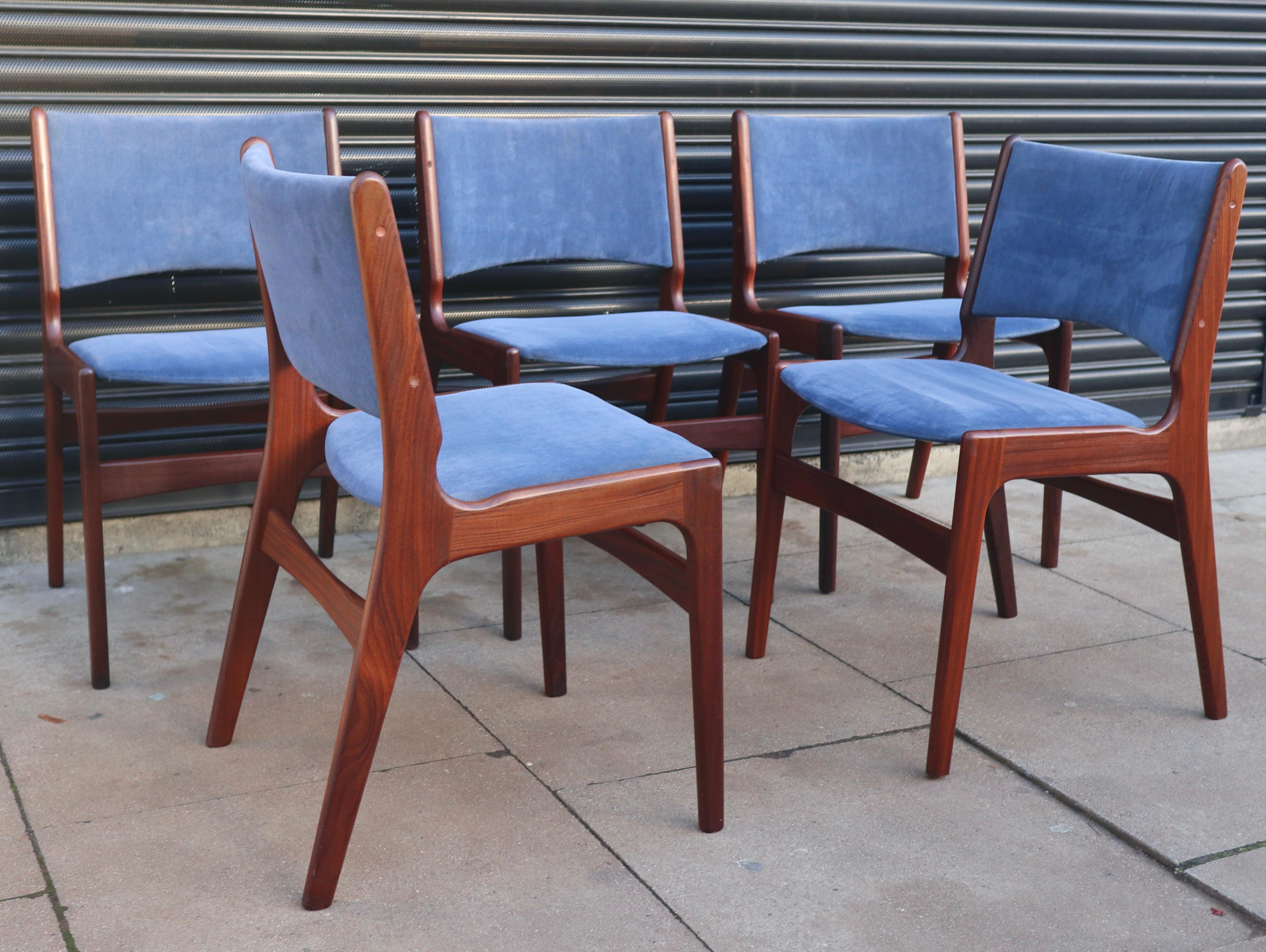 Cinq chaises de salle à manger danoises Erik Buch « Modèle 89 » des années 1960  en vente 7