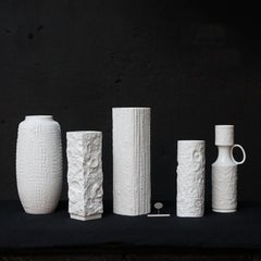 Cinque vasi a rilievo tedeschi degli anni '60 AK Kaiser, Thomas Germany e Royal Porzellan