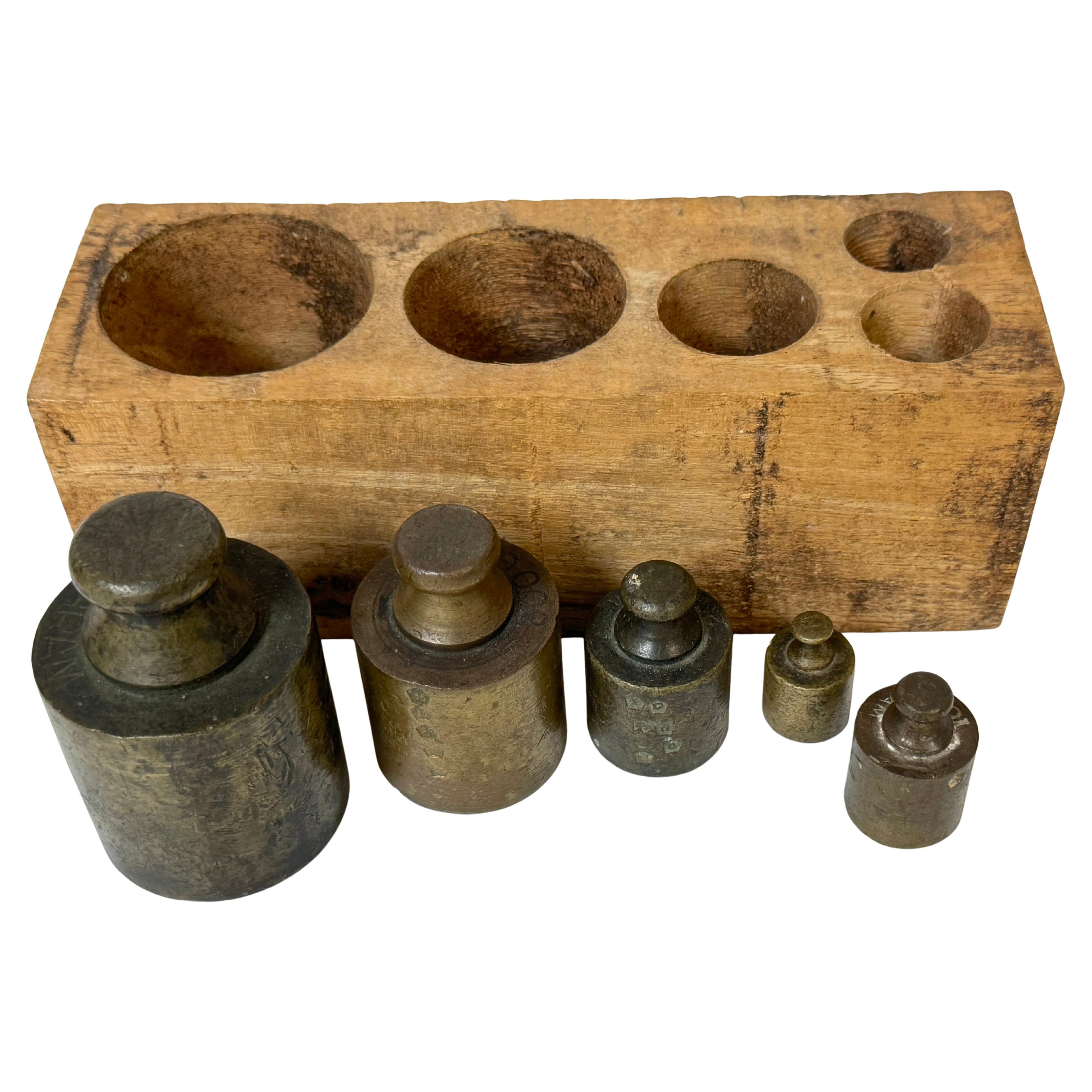Five 19th C. French Bronze Metric (Apothecary ) Weights, Original Wooden Block en vente