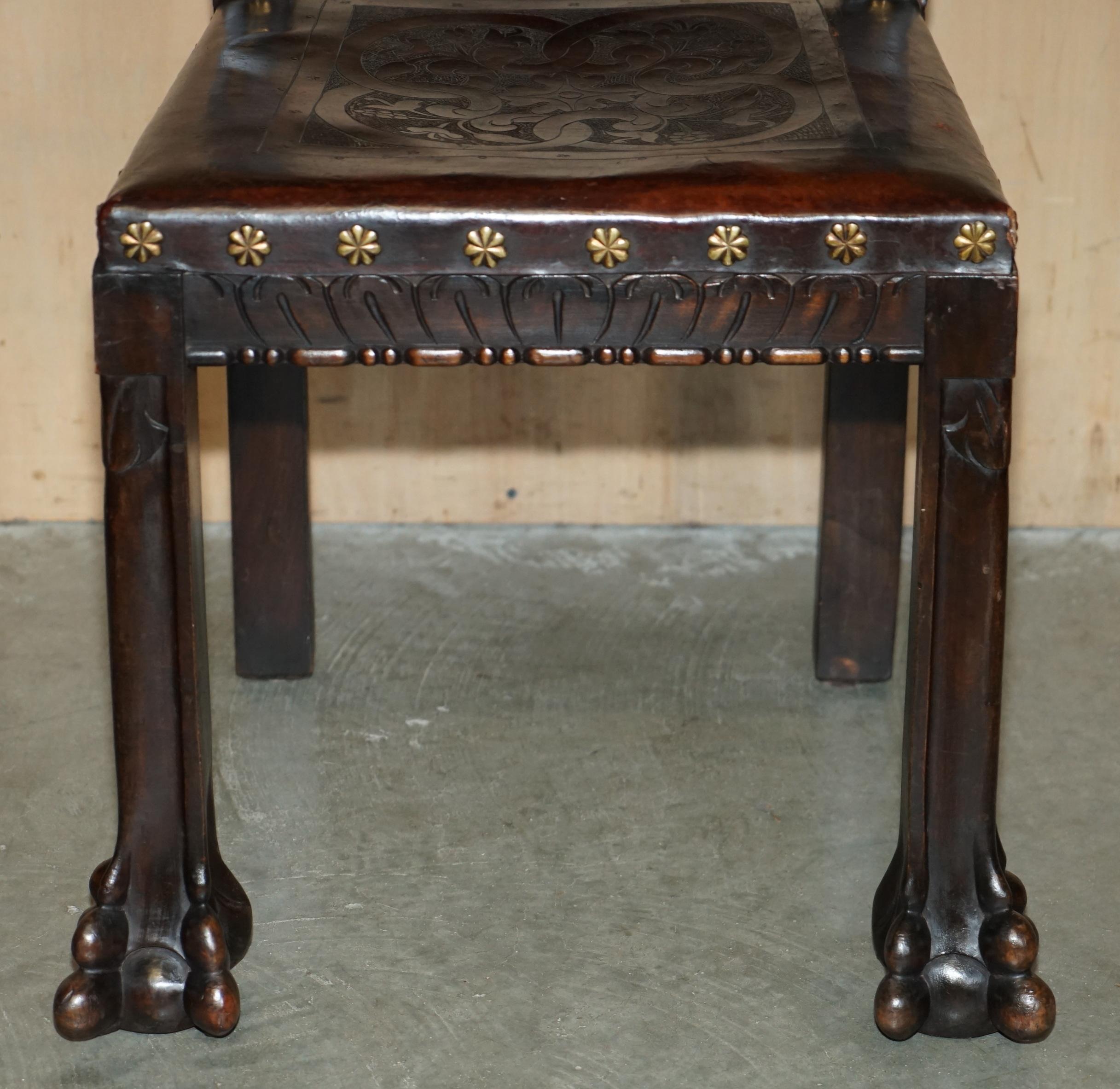 CINQUE SEDIE CONTINENTALI BAROCCHE intagliate del XIX secolo con doppio mantello d'aquila. in vendita 5