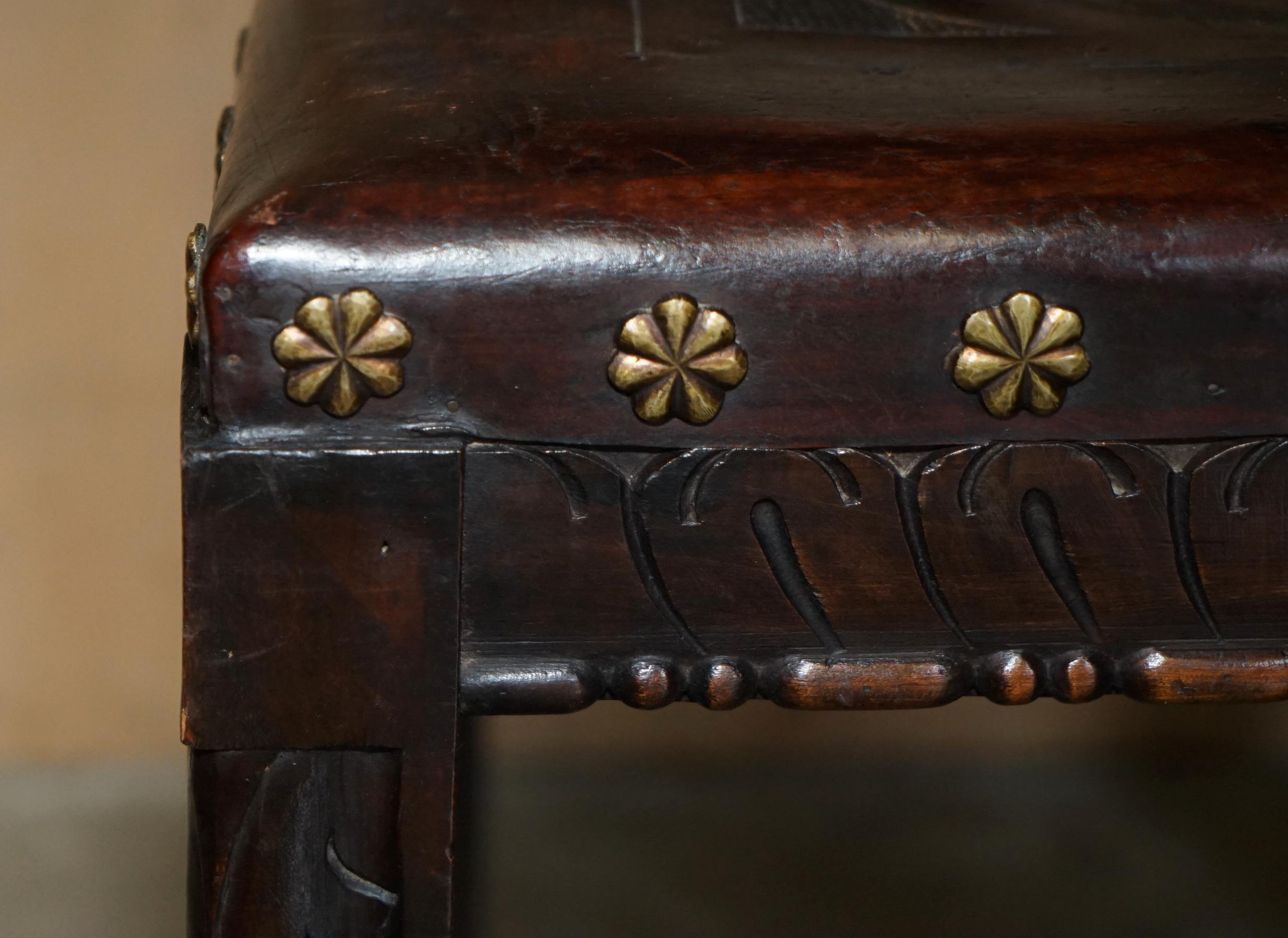 CINQUE SEDIE CONTINENTALI BAROCCHE intagliate del XIX secolo con doppio mantello d'aquila. in vendita 7