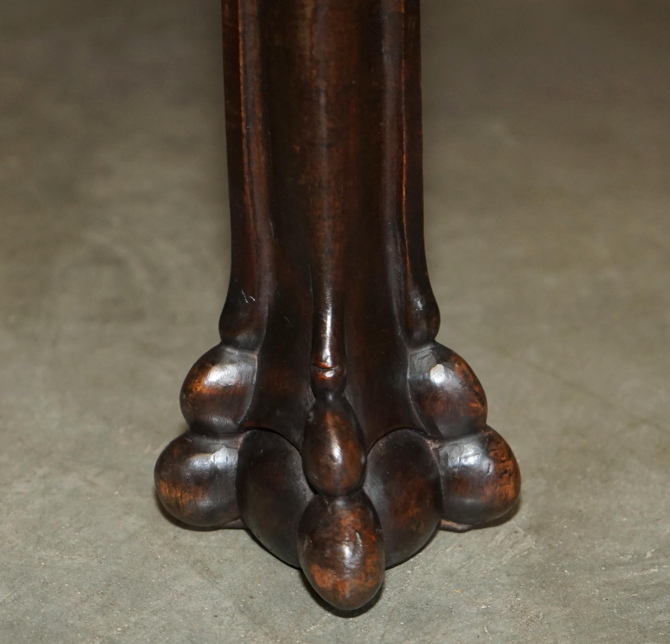 CINQUE SEDIE CONTINENTALI BAROCCHE intagliate del XIX secolo con doppio mantello d'aquila. in vendita 9