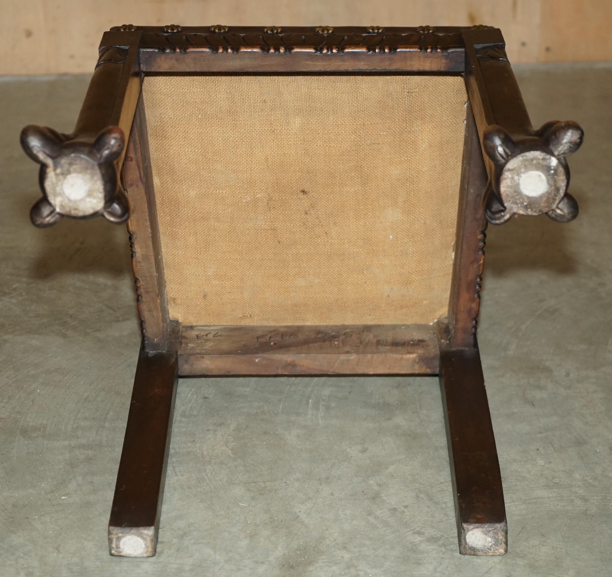 CINQUE SEDIE CONTINENTALI BAROCCHE intagliate del XIX secolo con doppio mantello d'aquila. in vendita 12