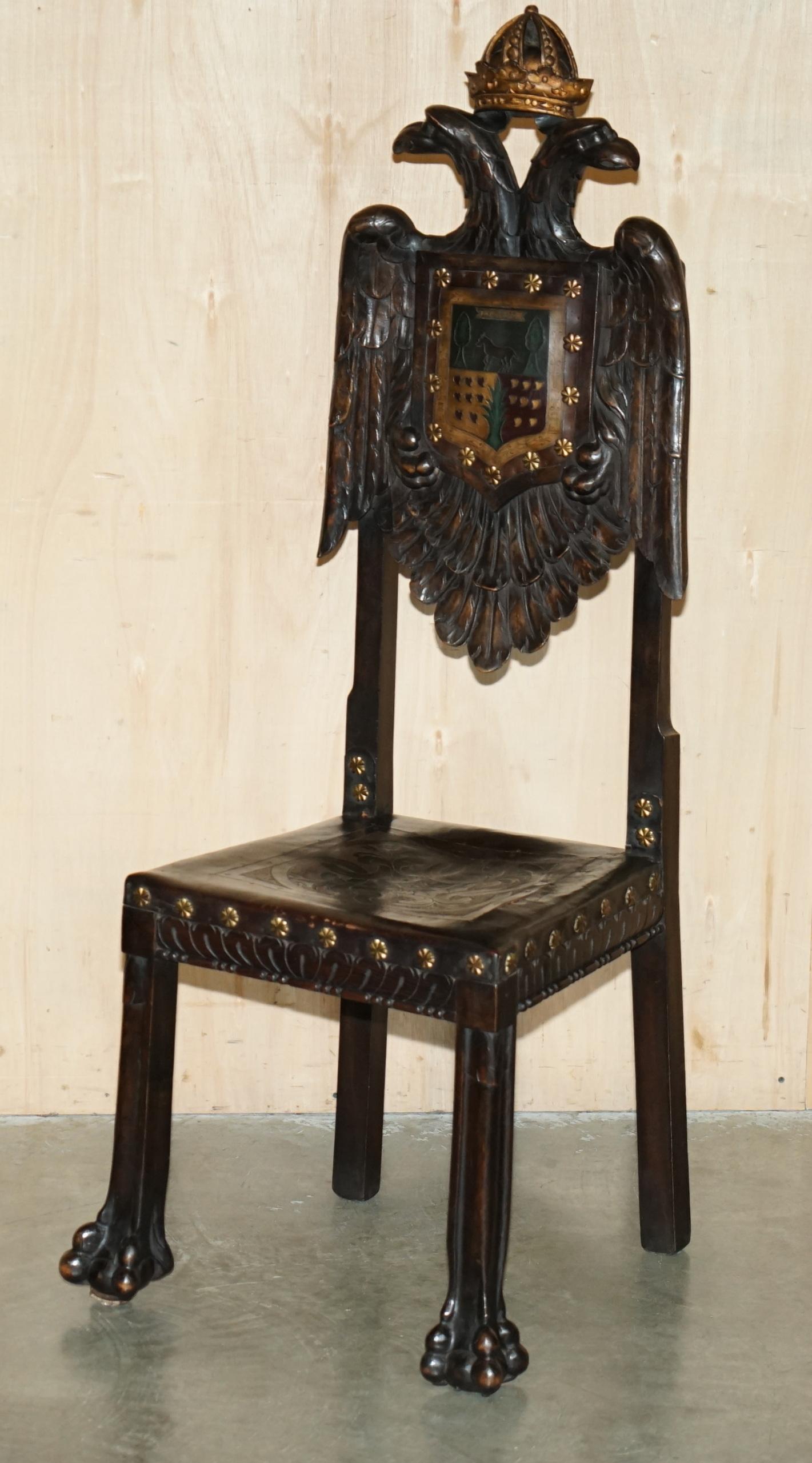 CINQUE SEDIE CONTINENTALI BAROCCHE intagliate del XIX secolo con doppio mantello d'aquila. in vendita 13
