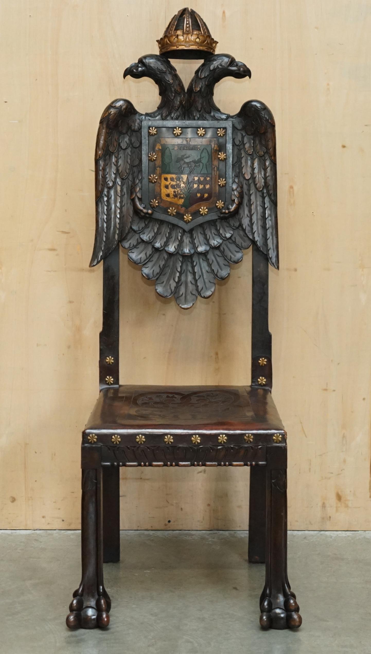 Inglese CINQUE SEDIE CONTINENTALI BAROCCHE intagliate del XIX secolo con doppio mantello d'aquila. in vendita