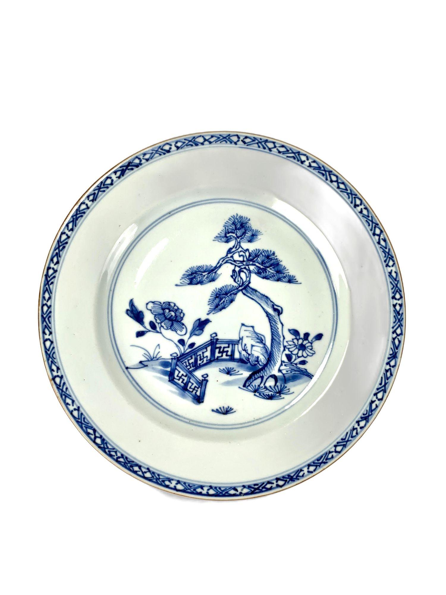 Cinco Platos Antiguos de Porcelana China de Exportación Azul y Blanca Pintados a Mano C-1770 siglo XVIII en venta