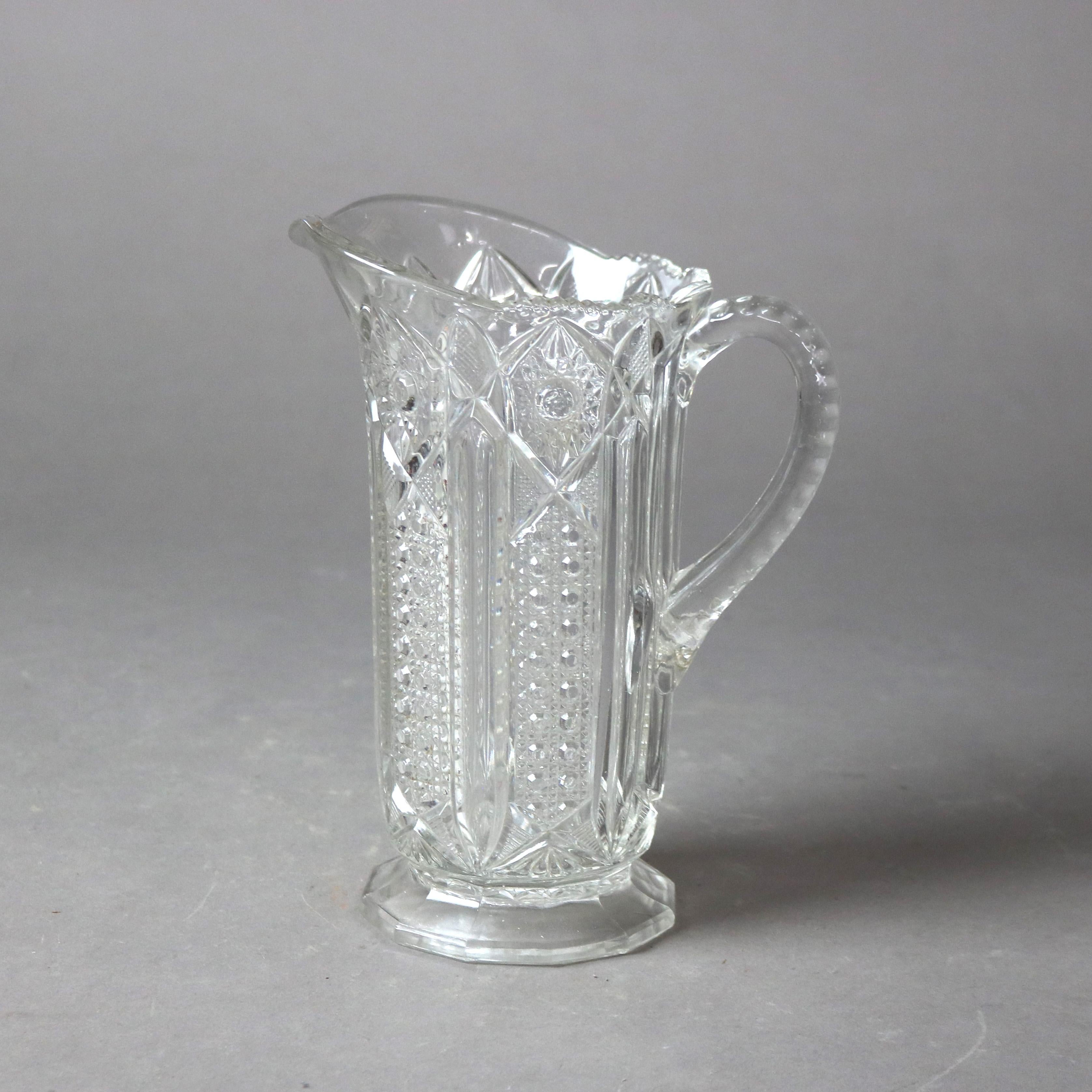 Cinq pichets d'eau anciens en verre gravé et pressé du 19ème siècle en vente 1