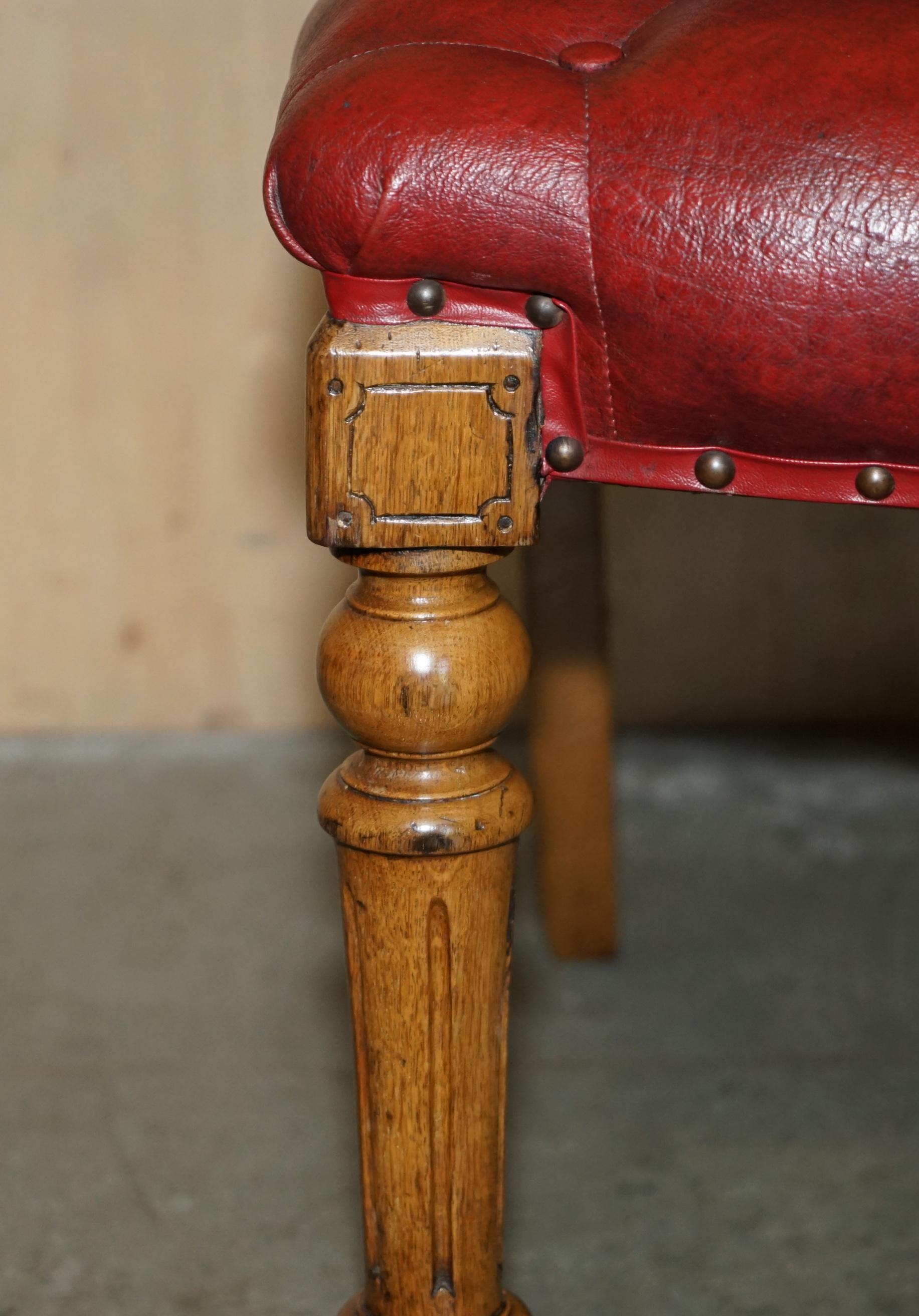 FÜNF ANTIQUE HOLLAND & SON'S ATTRIBUTED DINING CHAIRS WITH ENGLISH OAK FRAMES 5 im Angebot 4