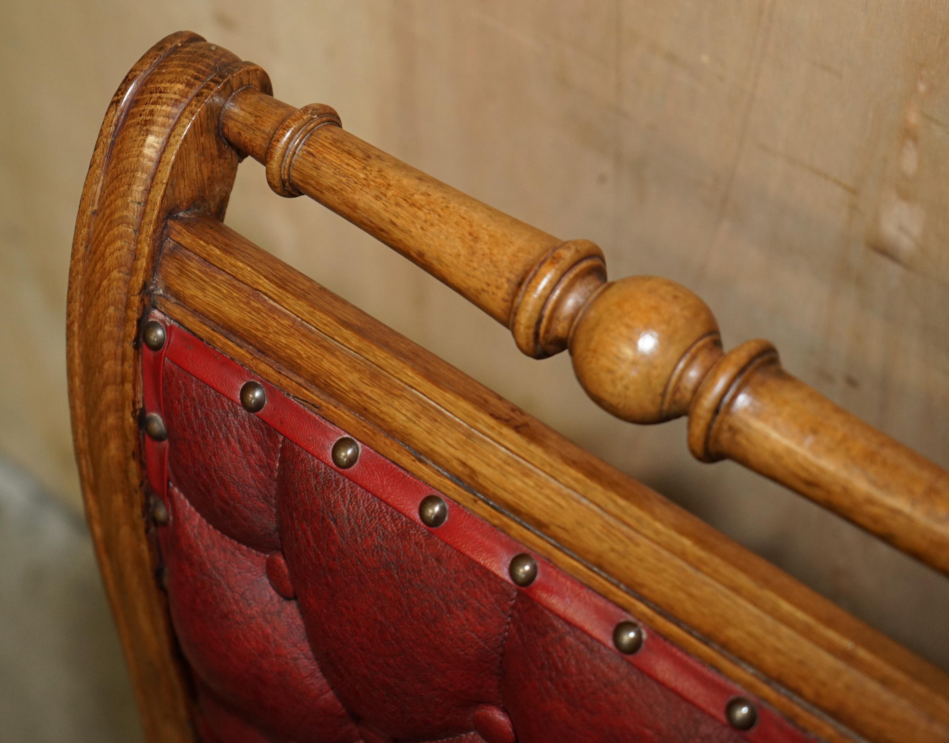 FÜNF ANTIQUE HOLLAND & SON'S ATTRIBUTED DINING CHAIRS WITH ENGLISH OAK FRAMES 5 (19. Jahrhundert) im Angebot