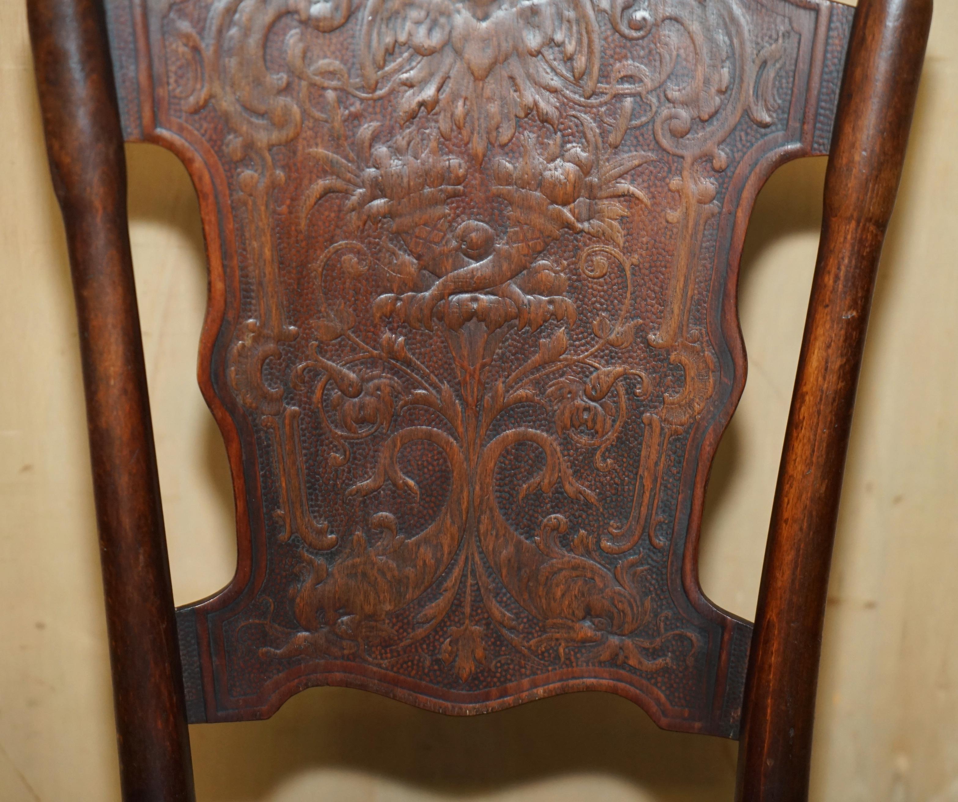 Metà XIX secolo FiVE ANTIQUE JACOB & JOESEF KOHN CIRCA 1850 THONET BENTWOOD CHERUB DINING CHAIRS in vendita