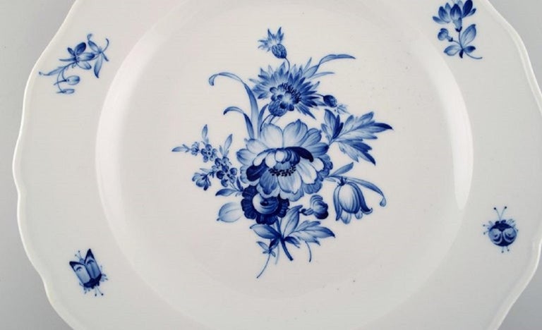 20th Century Five Antique Meissen Porcelain Dinner Plates with Hand-Painted Flowers