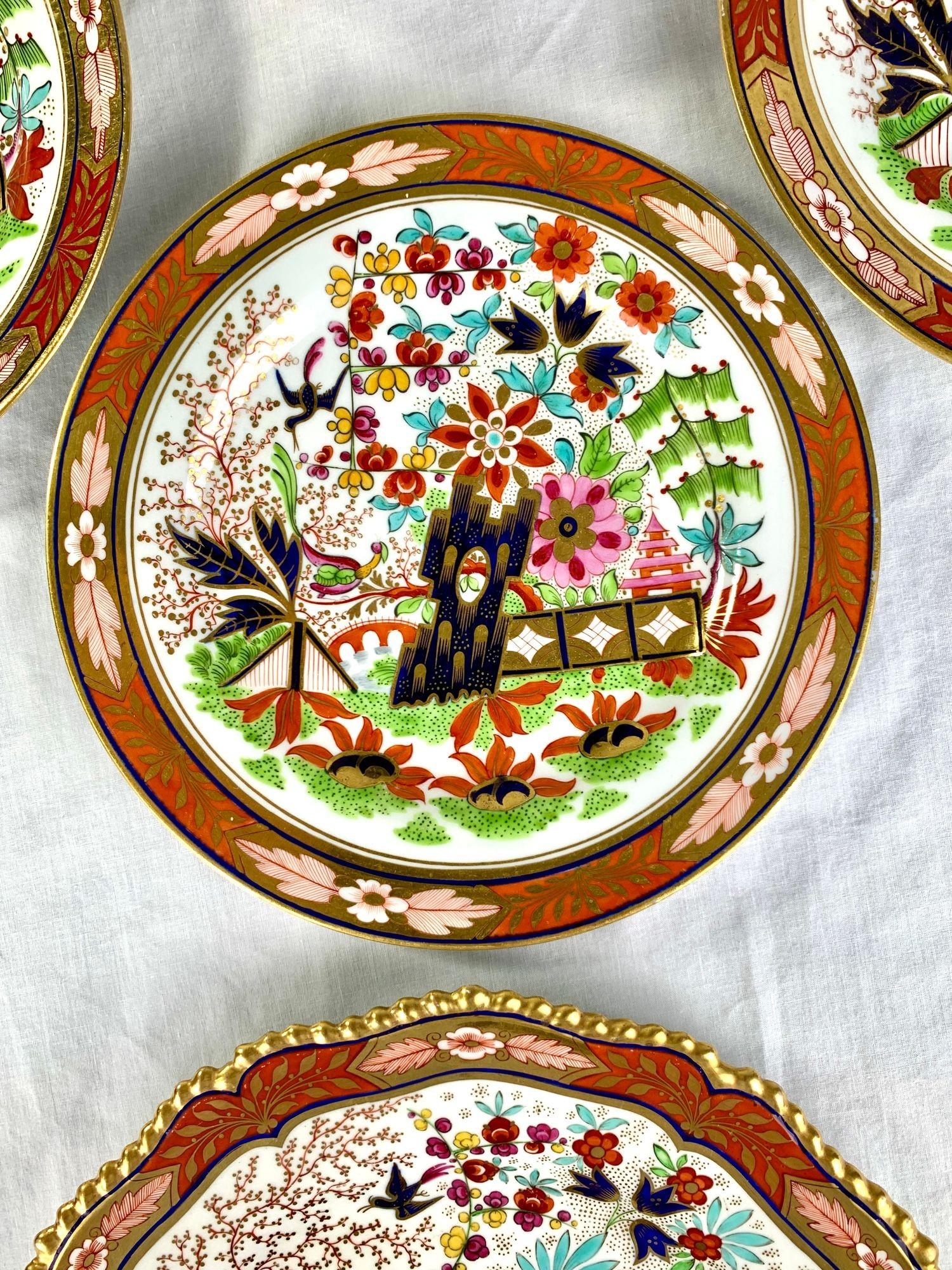 English Five Antique Worcester Porcelain Plates in the Fence Pattern England Circa 1820 For Sale